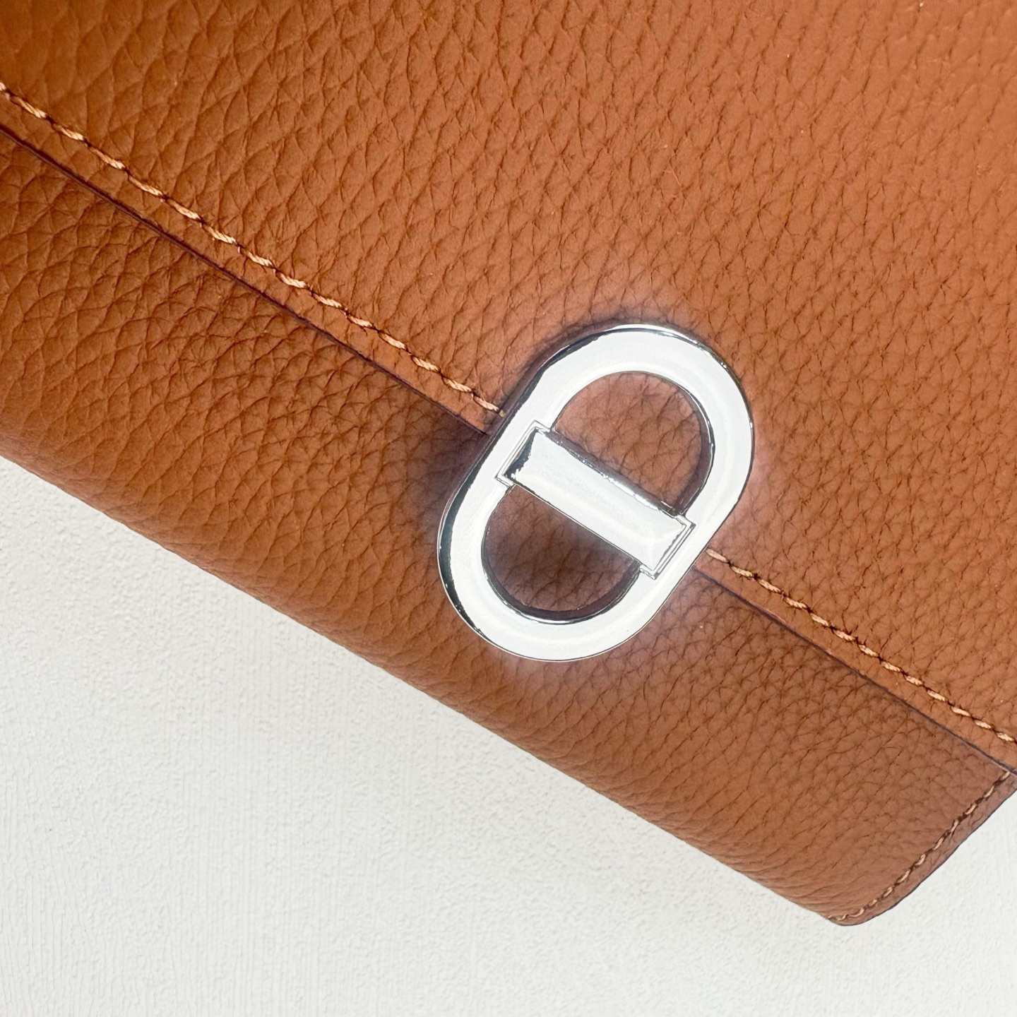 Hermès 231 Silver Clasp Togo Leather Wallet - Image 3