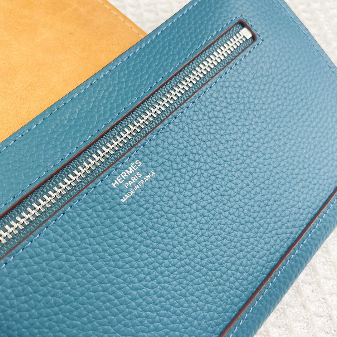 Hermès Silk’in Barenia Calfskin Wallet - Image 3