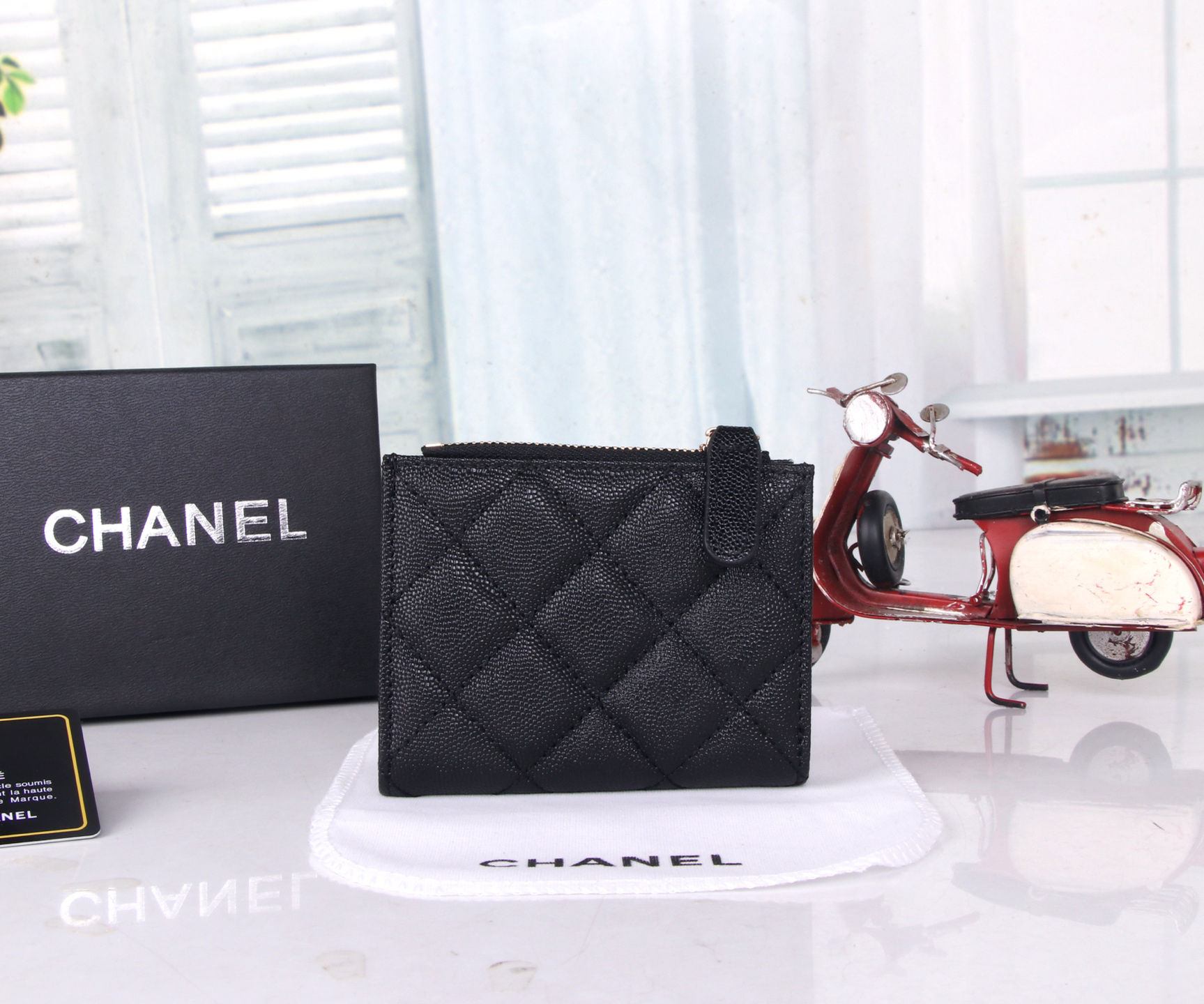 CHANEL Textured Leather Card Wallet 2216 - Image 3