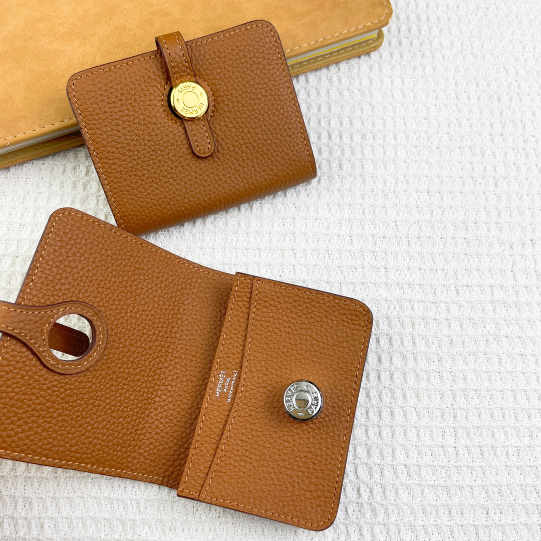 Hermès Togo Leather Wallet - Image 3