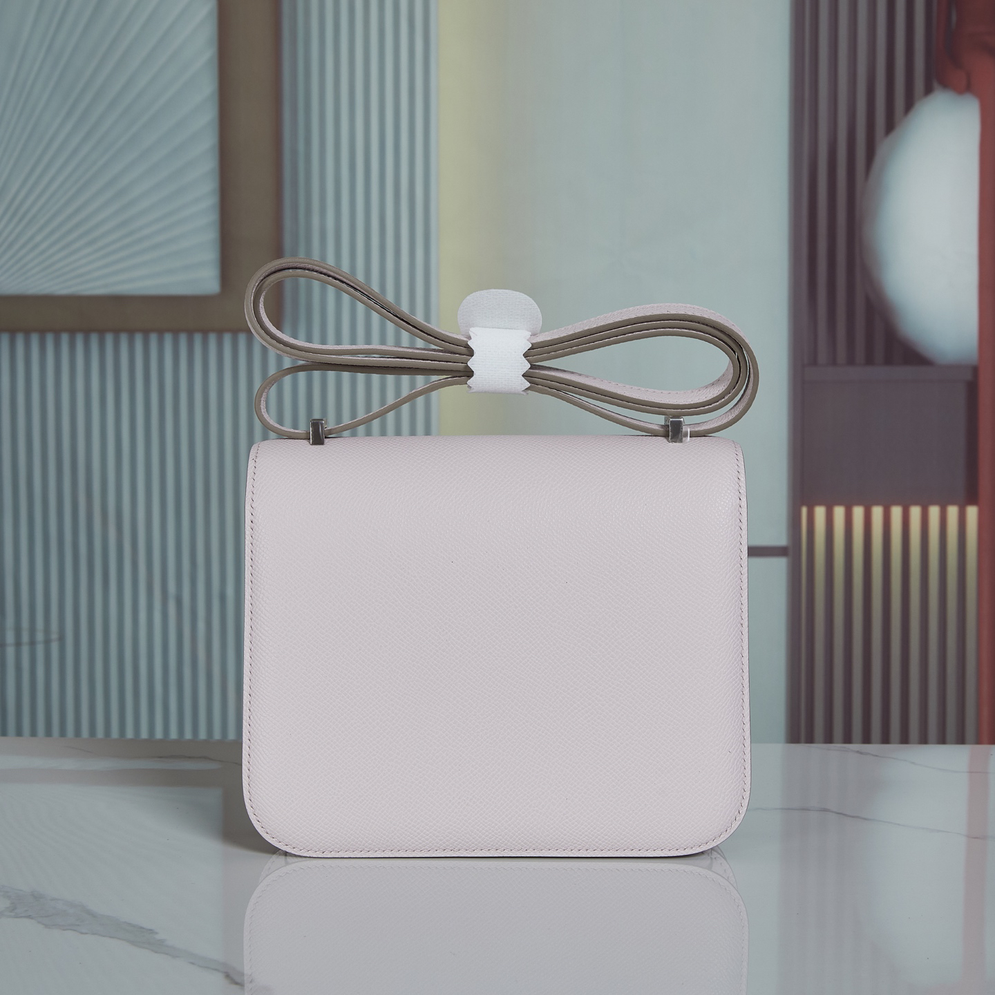 Hermès Constance Handmade Epsom Leather Shoulder Bag in Dreamy Pink - Image 3