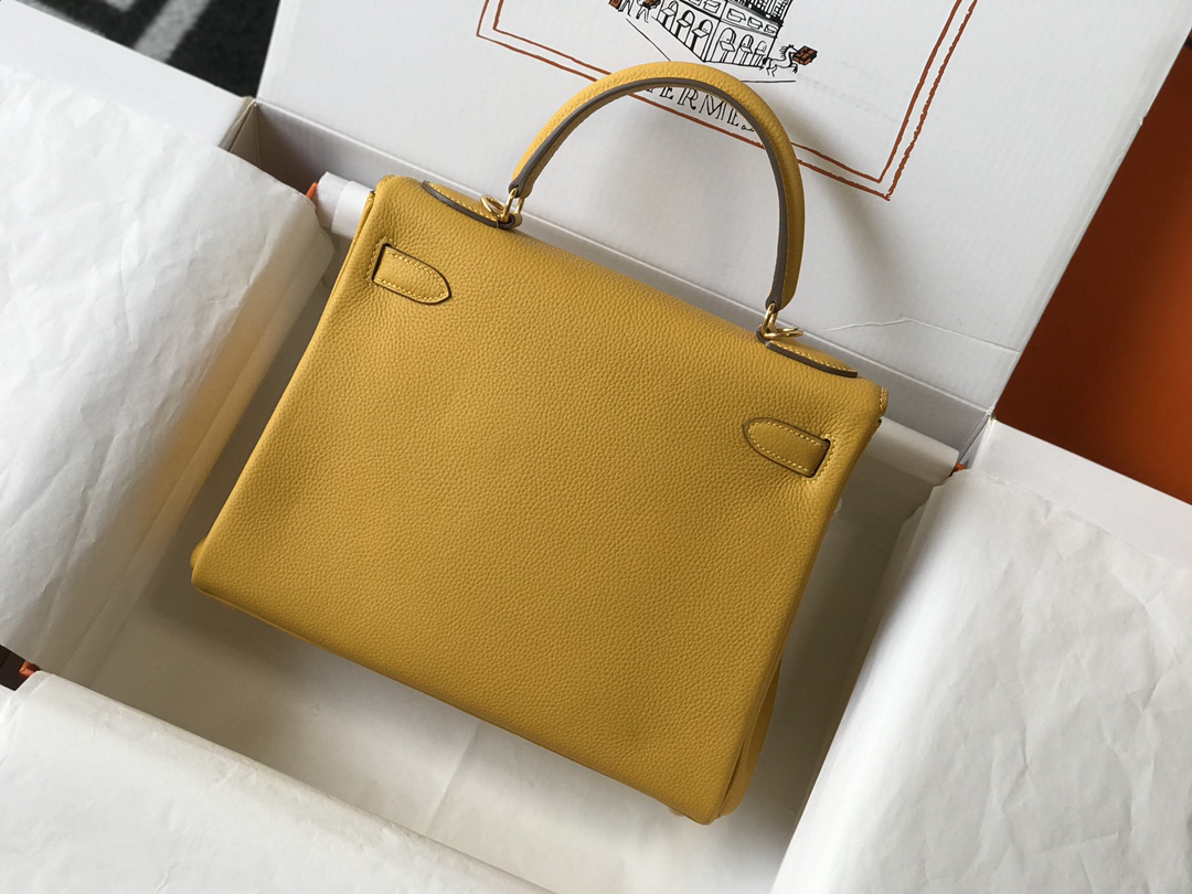 Hermès Kelly 25 Handbag in Togo Leather - Image 3