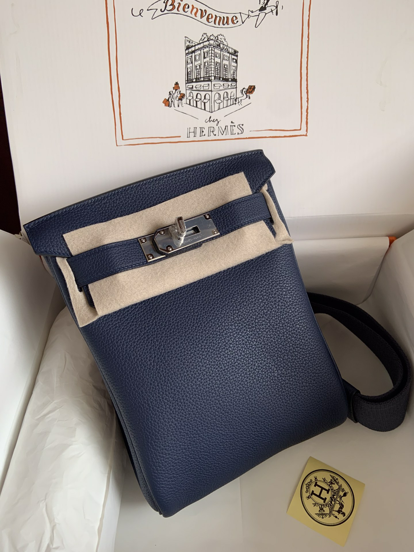 Hermes HAC A Dos Leather Belt Bag - Image 3