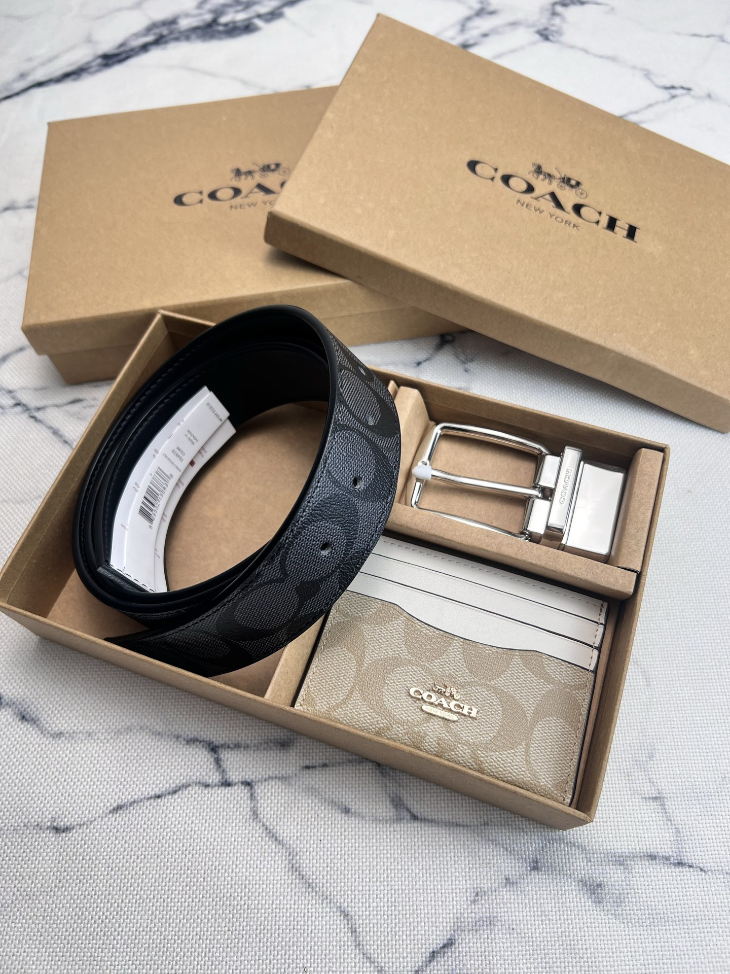 Coach Men's Leather Belt and Card Holder Gift Set F64839 - Image 3