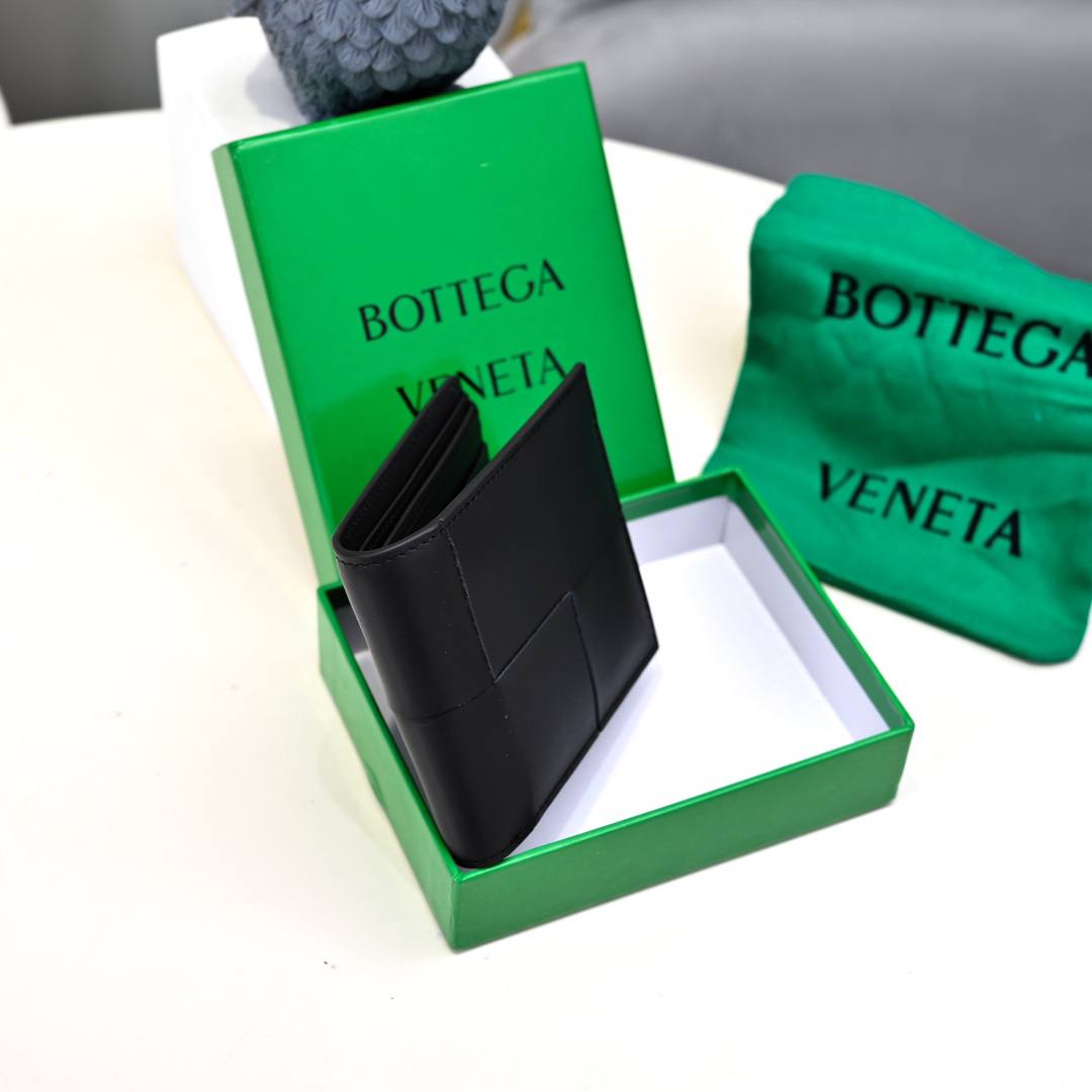 Cassette Woven Leather Bi-Fold Wallet - Image 3