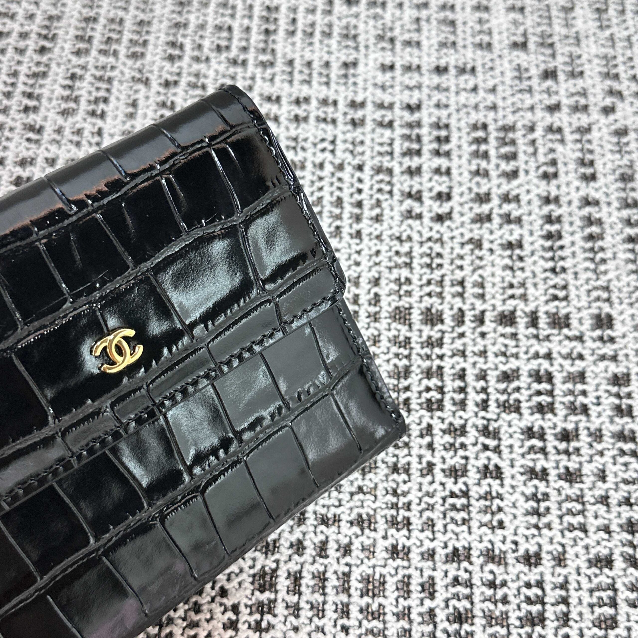 CHANEL Crocodile-Embossed Leather Trifold Wallet - Image 4
