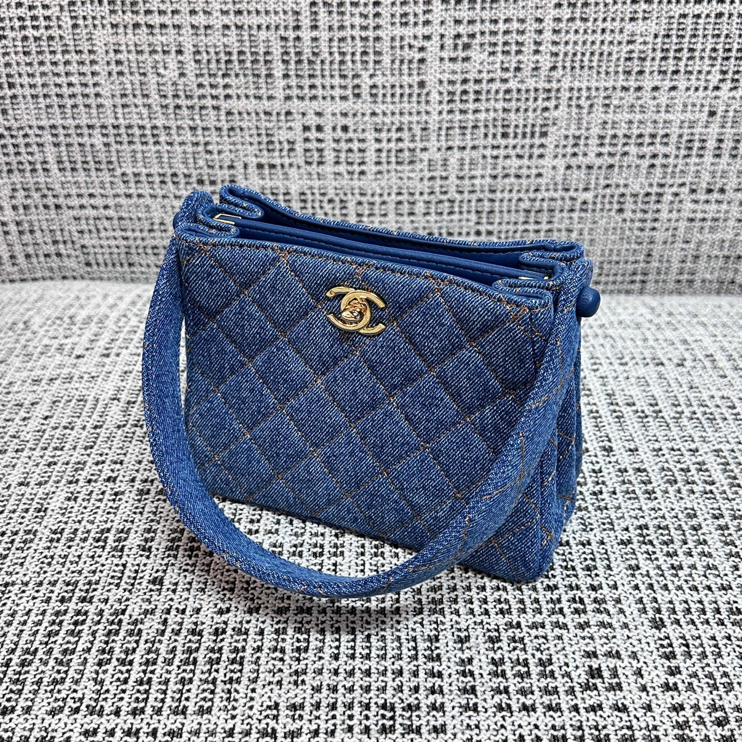Chanel Vintage Denim Twin-Star Handbag - Image 4