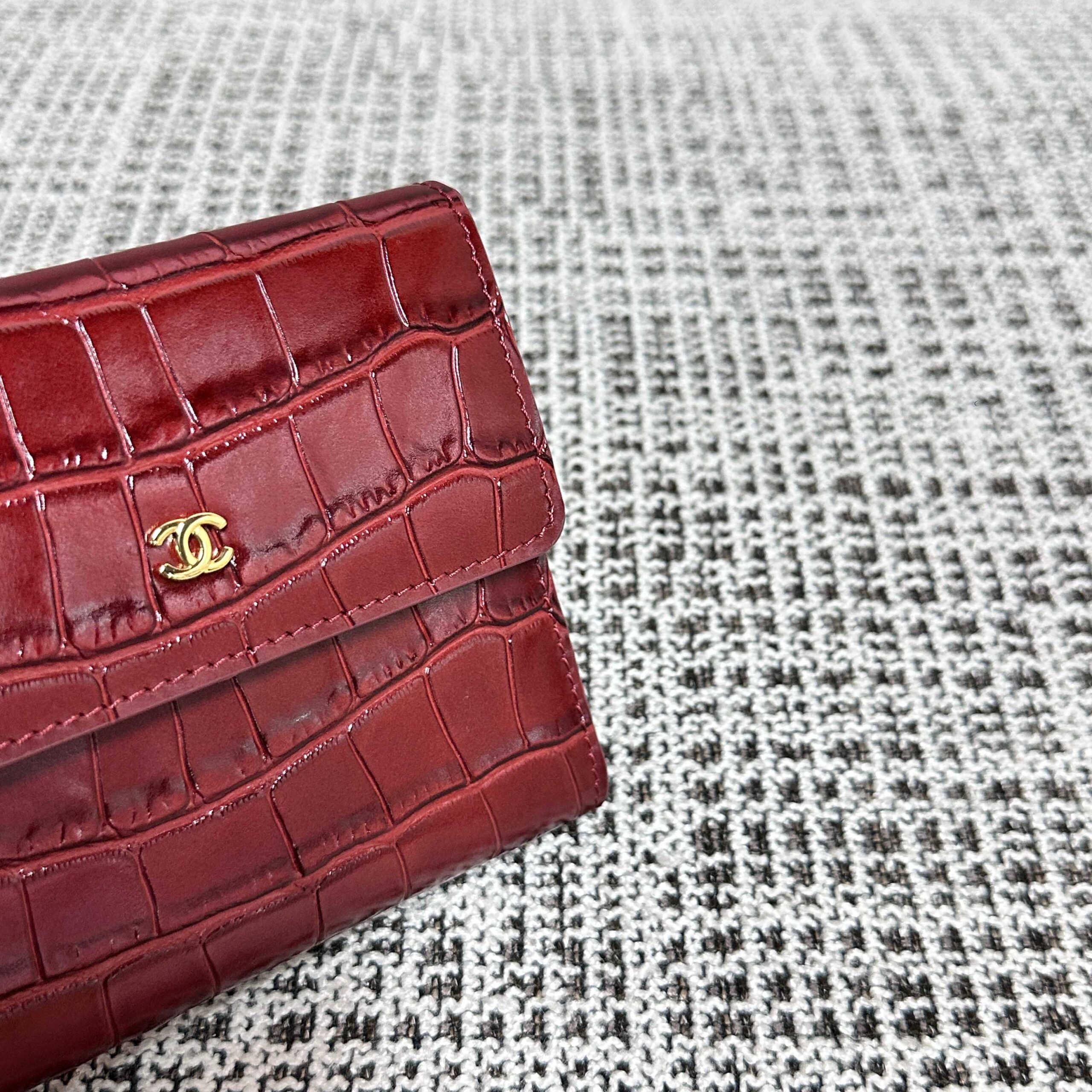 CHANEL Crocodile-Pattern Tri-Fold Wallet - Image 4