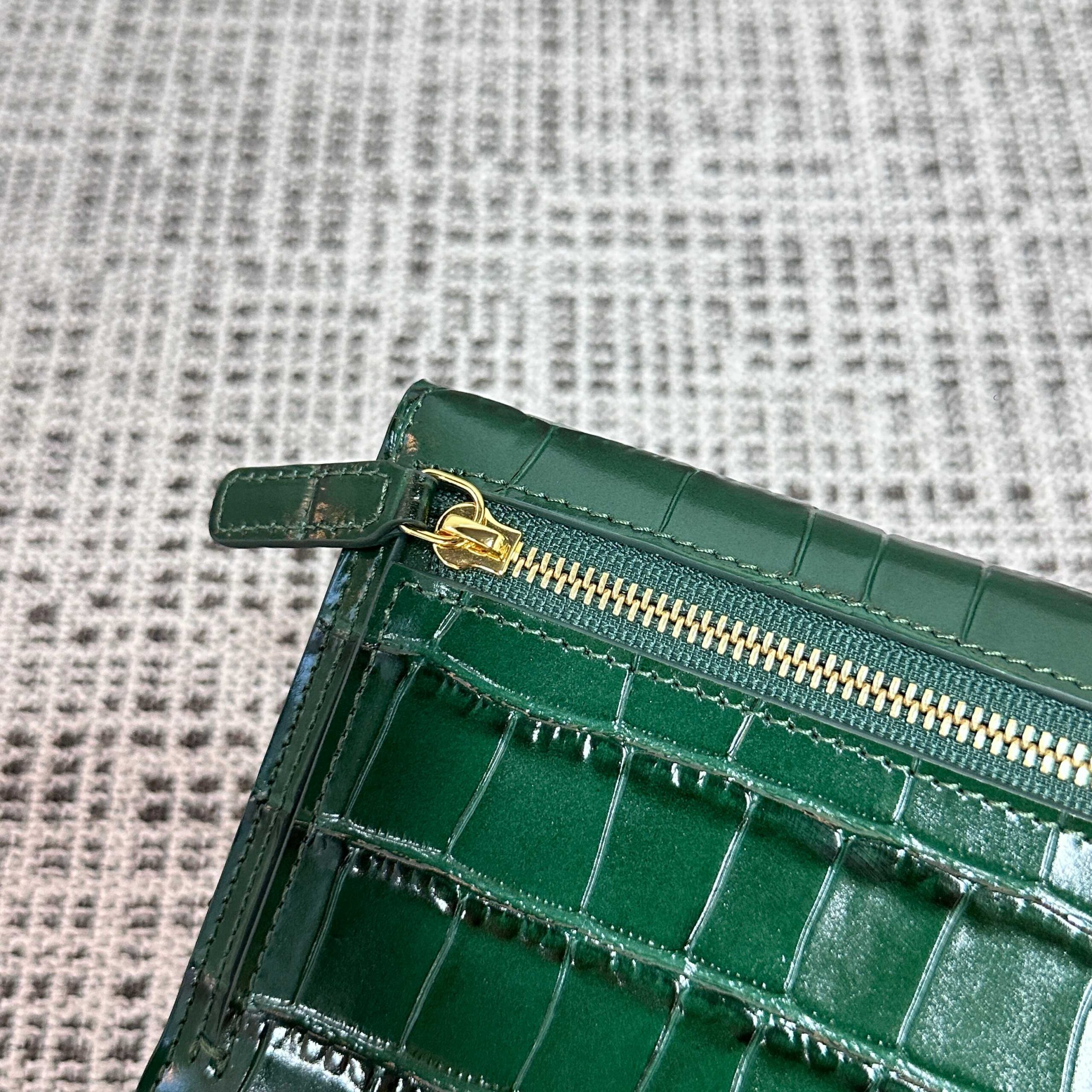 CHANEL Crocodile-Embossed Tri-Fold Wallet - Image 4