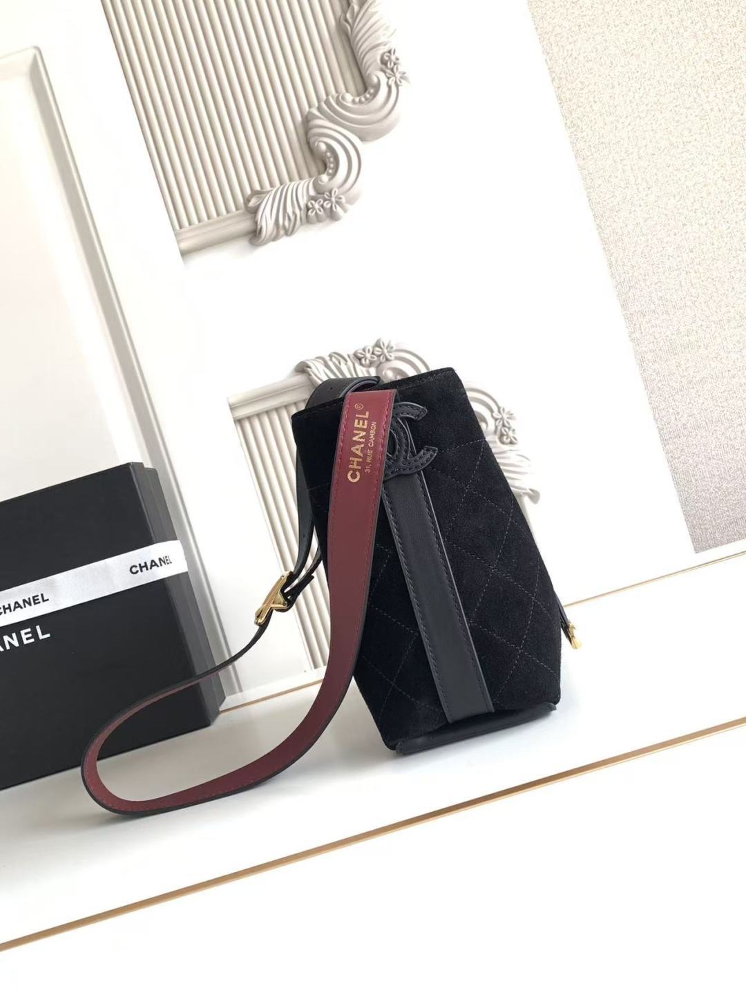 Chanel 26B AS6537 Small Bucket Bag - Image 4