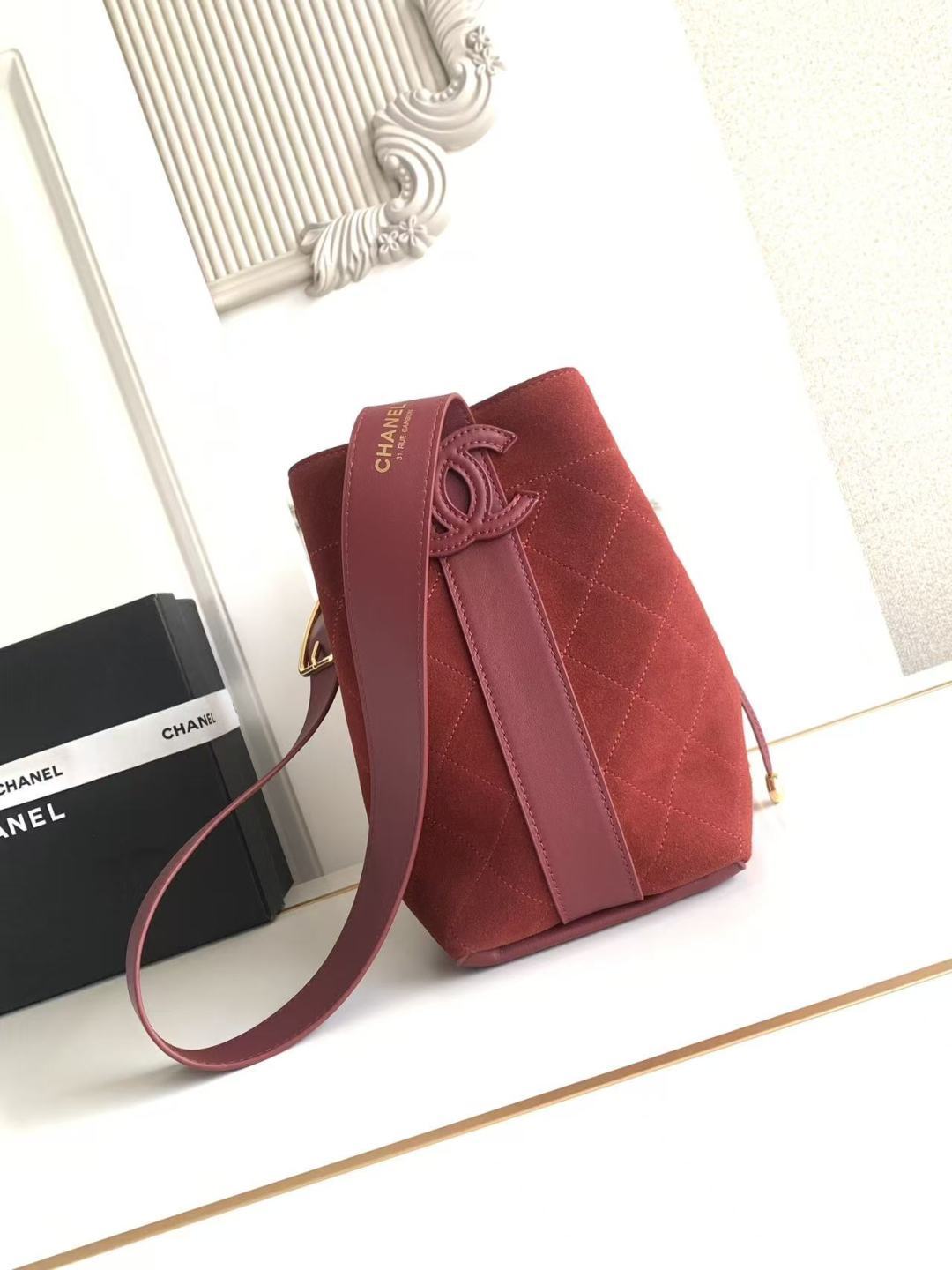 Chanel 26B AS6584 Large Calfskin Bucket Crossbody Bag - Image 4