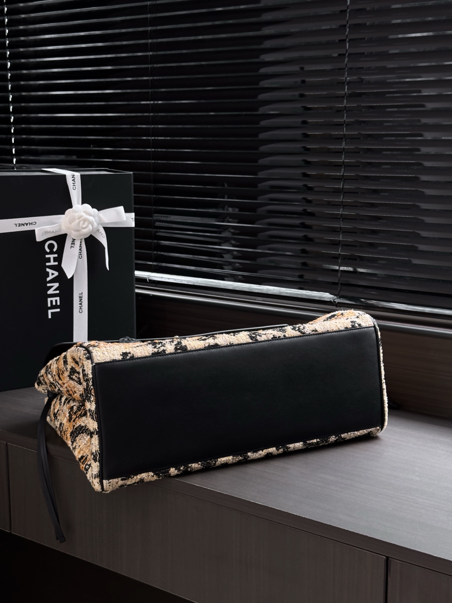 Chanel 26A Métiers d'Art Leopard-Print Baguette Bag - Image 4