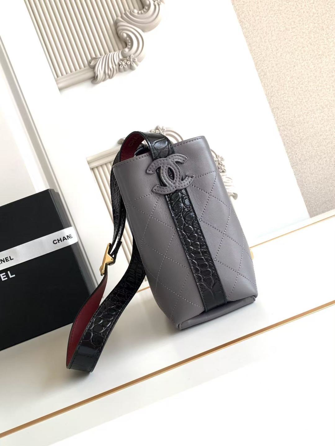 Chanel 26B AS6537 Small Calfskin Bucket Bag - Image 4