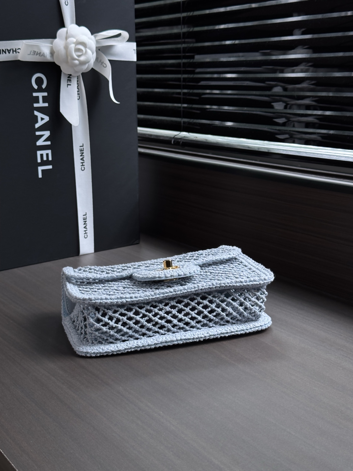 Chanel Hook-Woven Chain Shoulder Bag - Image 4