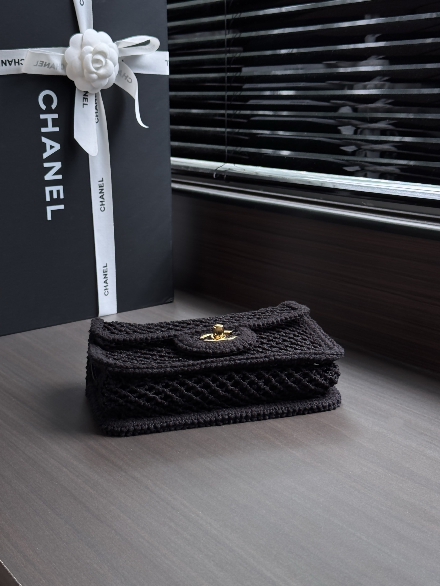 Chanel Knitted Chain Shoulder Bag - Image 4