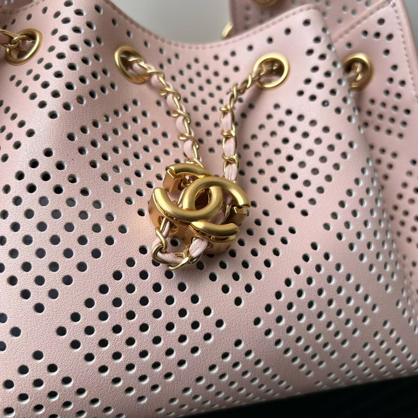 Chanel 26 Cutout Hobo Shoulder Bag - Image 4