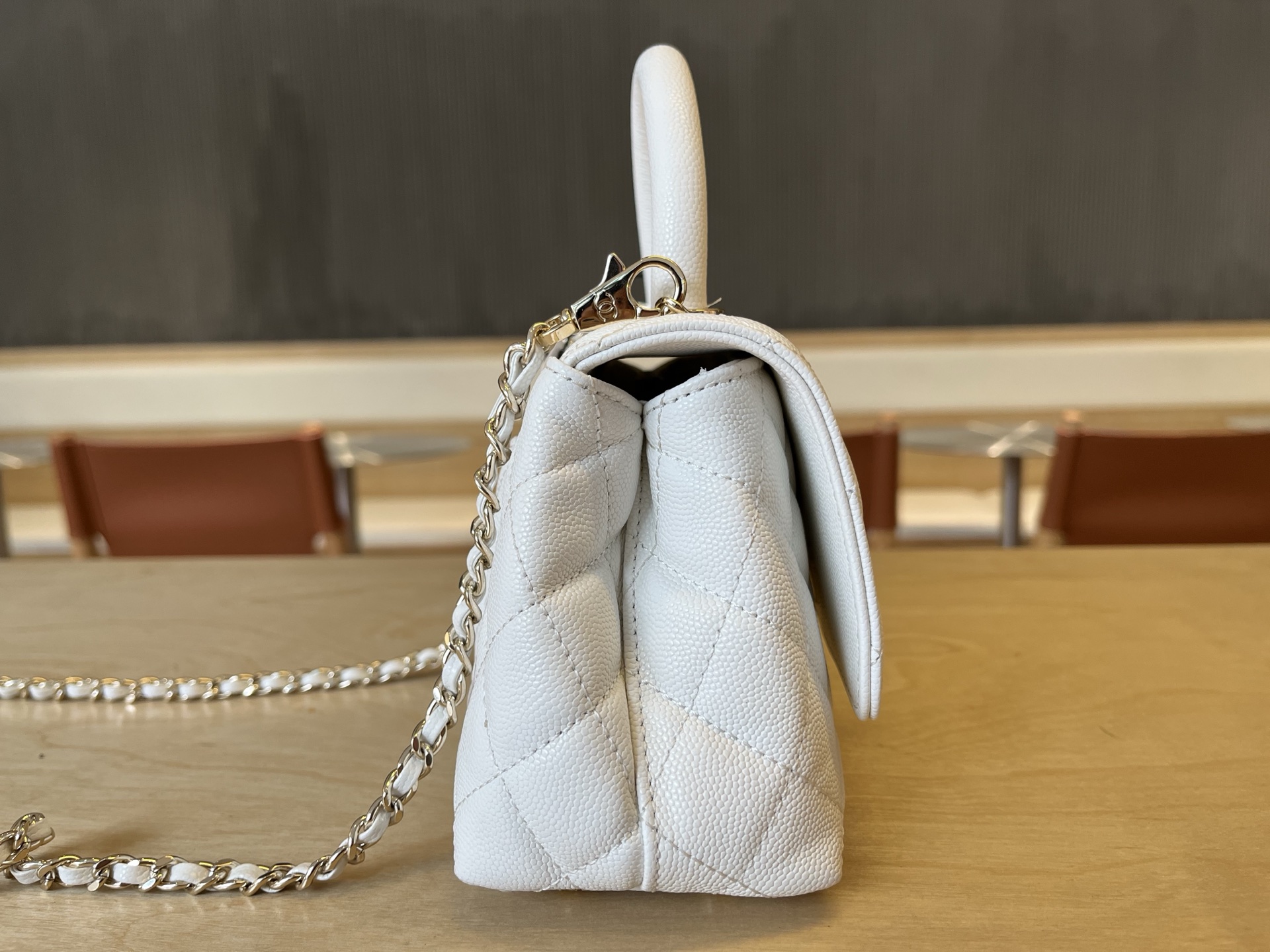 Chanel AS2215 Coco Handle Calfskin Top-Handle Bag - Image 4