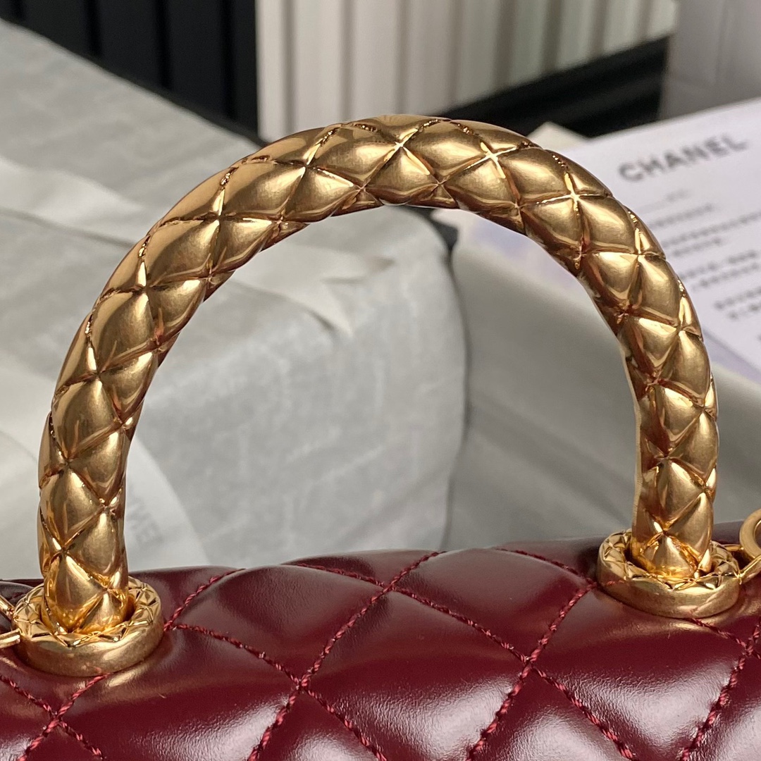 Chanel Coco Handle Leather Handbag - Image 4