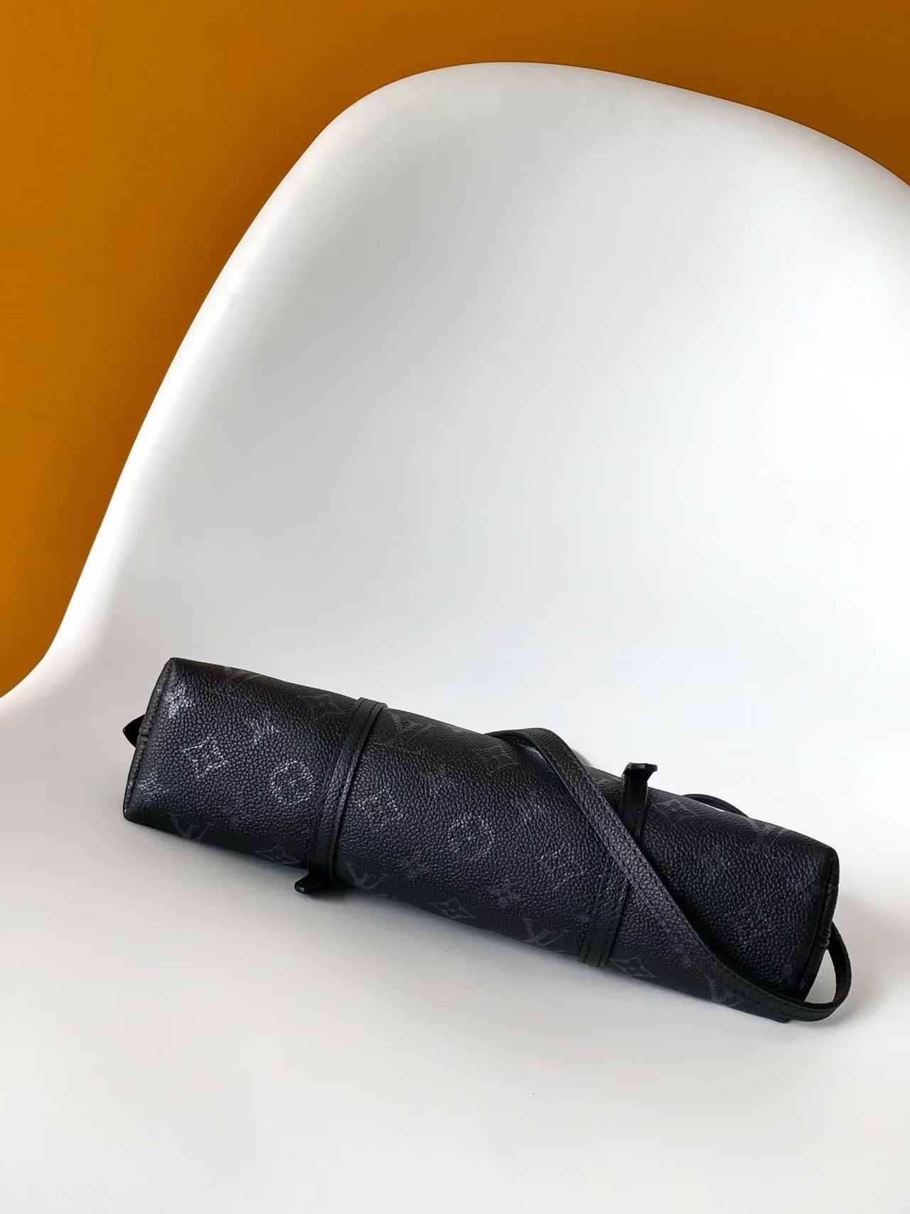 Louis Vuitton Sedy Handbag - Image 4