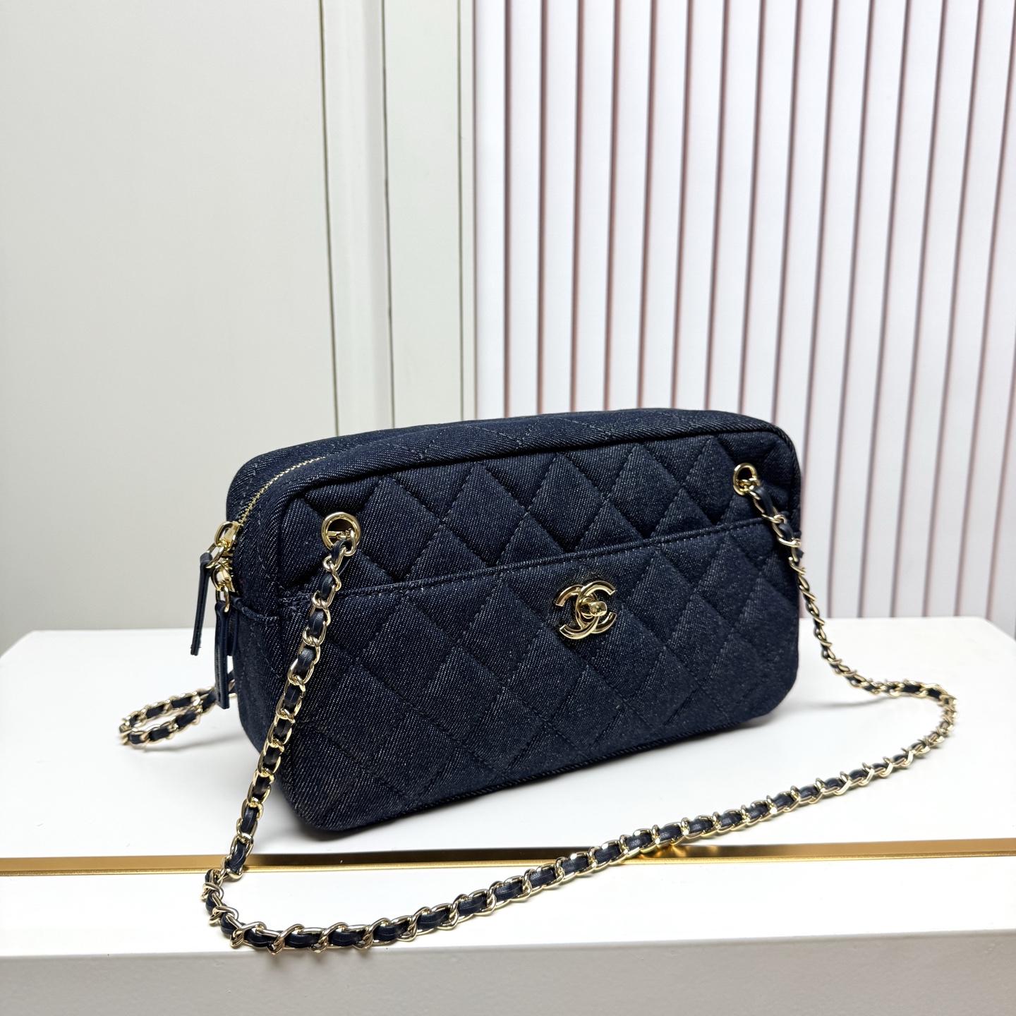 Chanel 26A Denim Series Small Shoulder Bag - Image 4