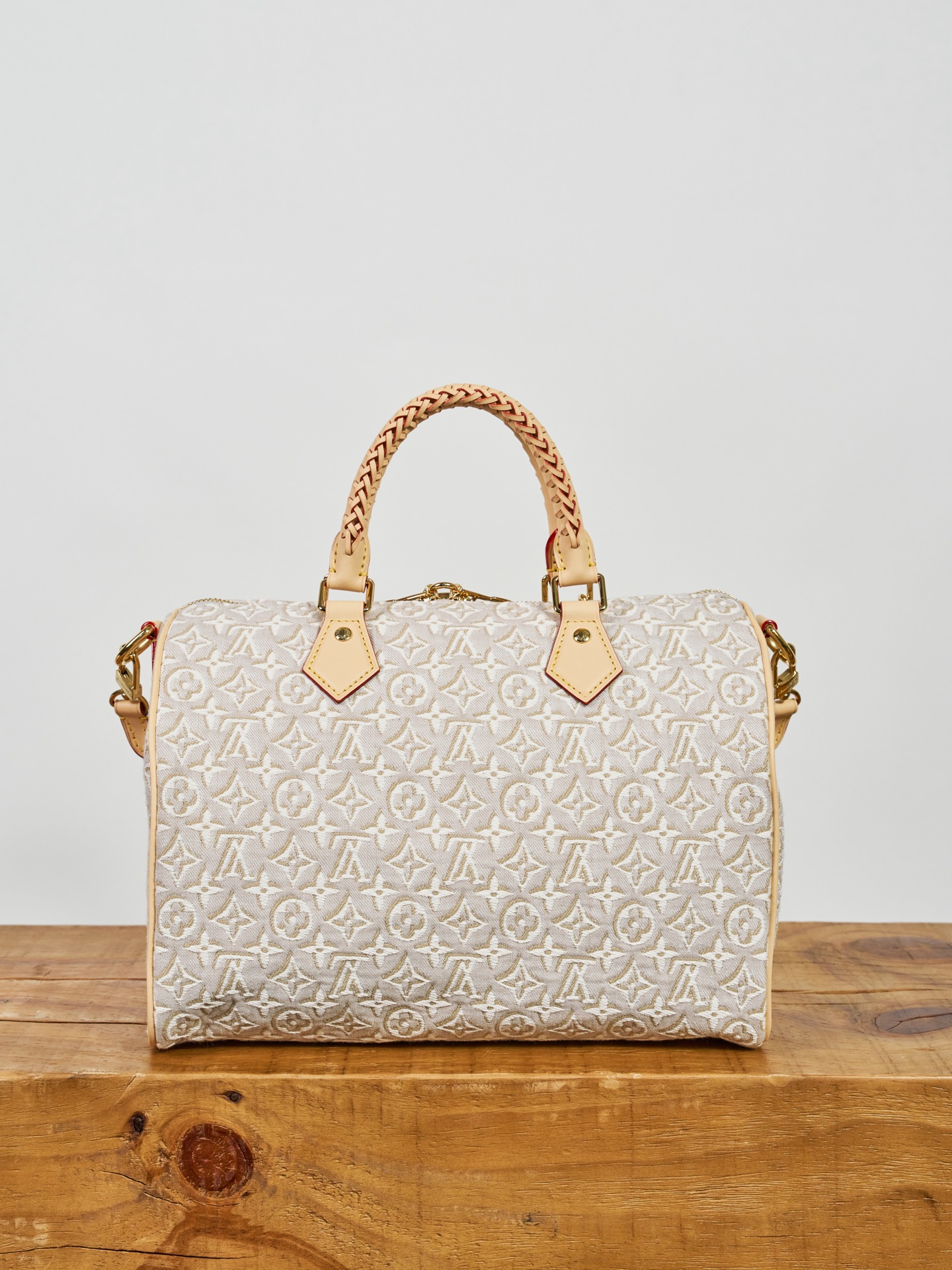 Louis Vuitton Sedy Soft 30 Handbag - Image 4