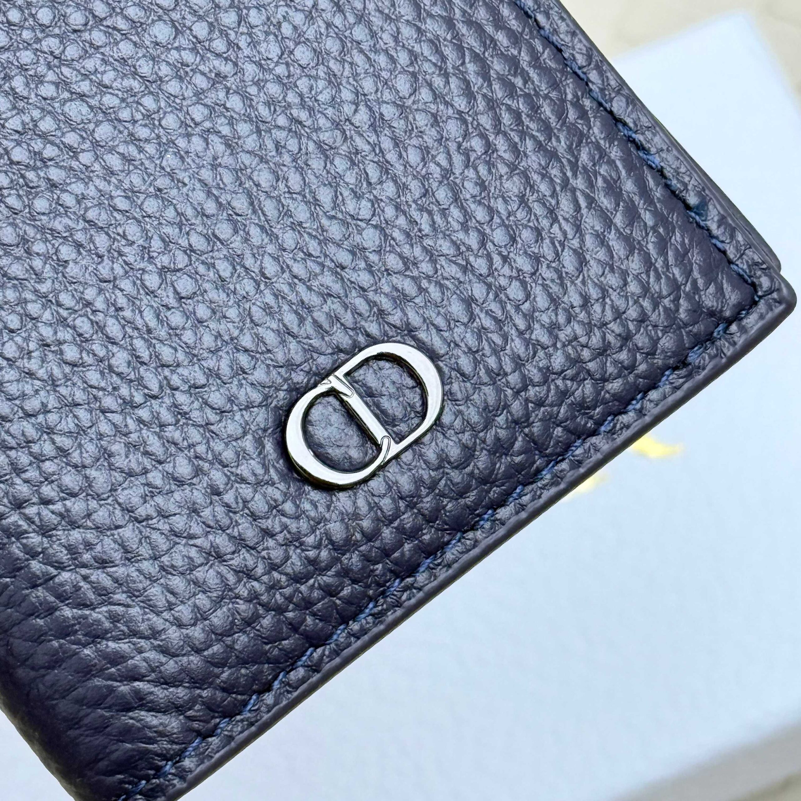 Dior Double-Fold Card Holder - Image 4