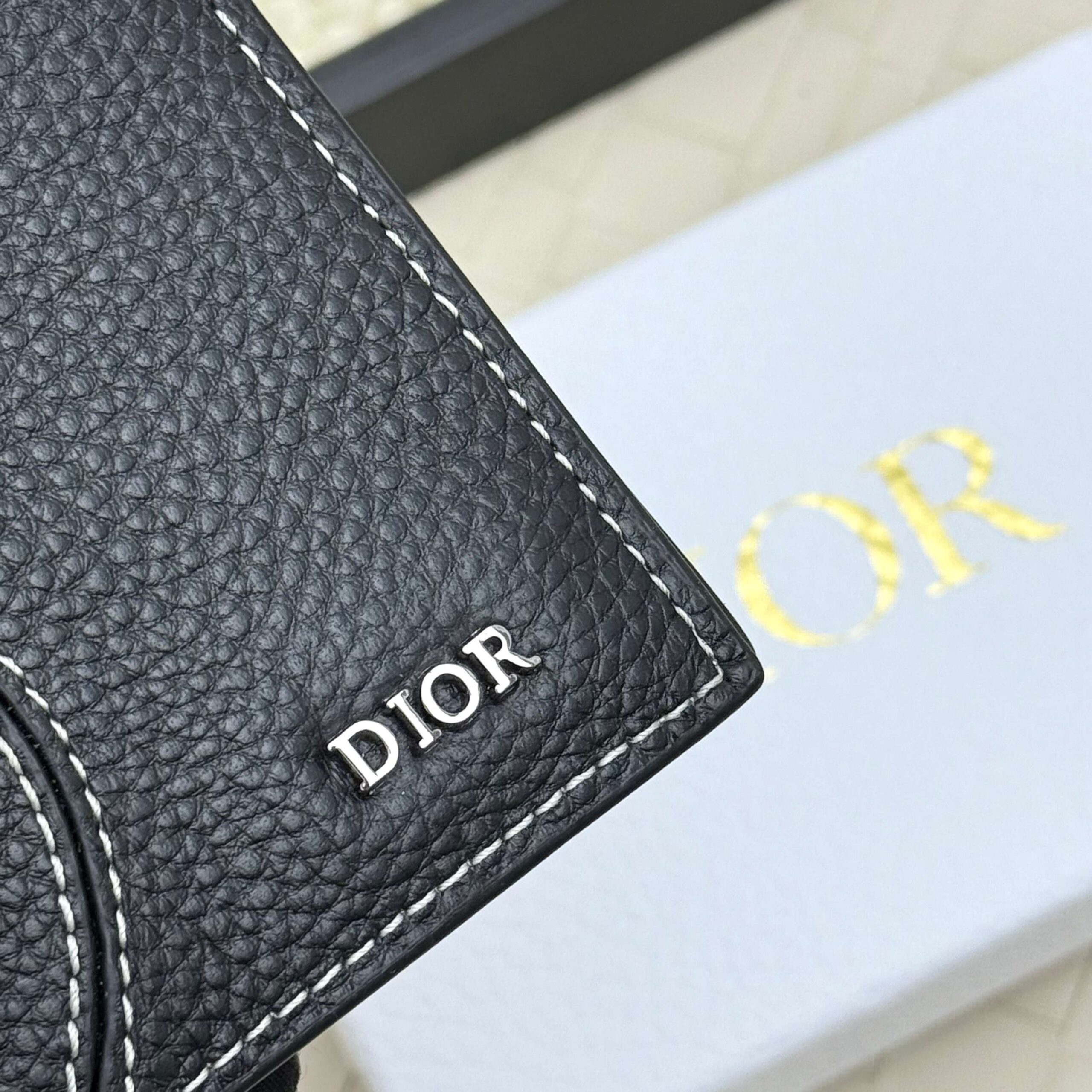 Dior Bifold Card Holder - Image 4