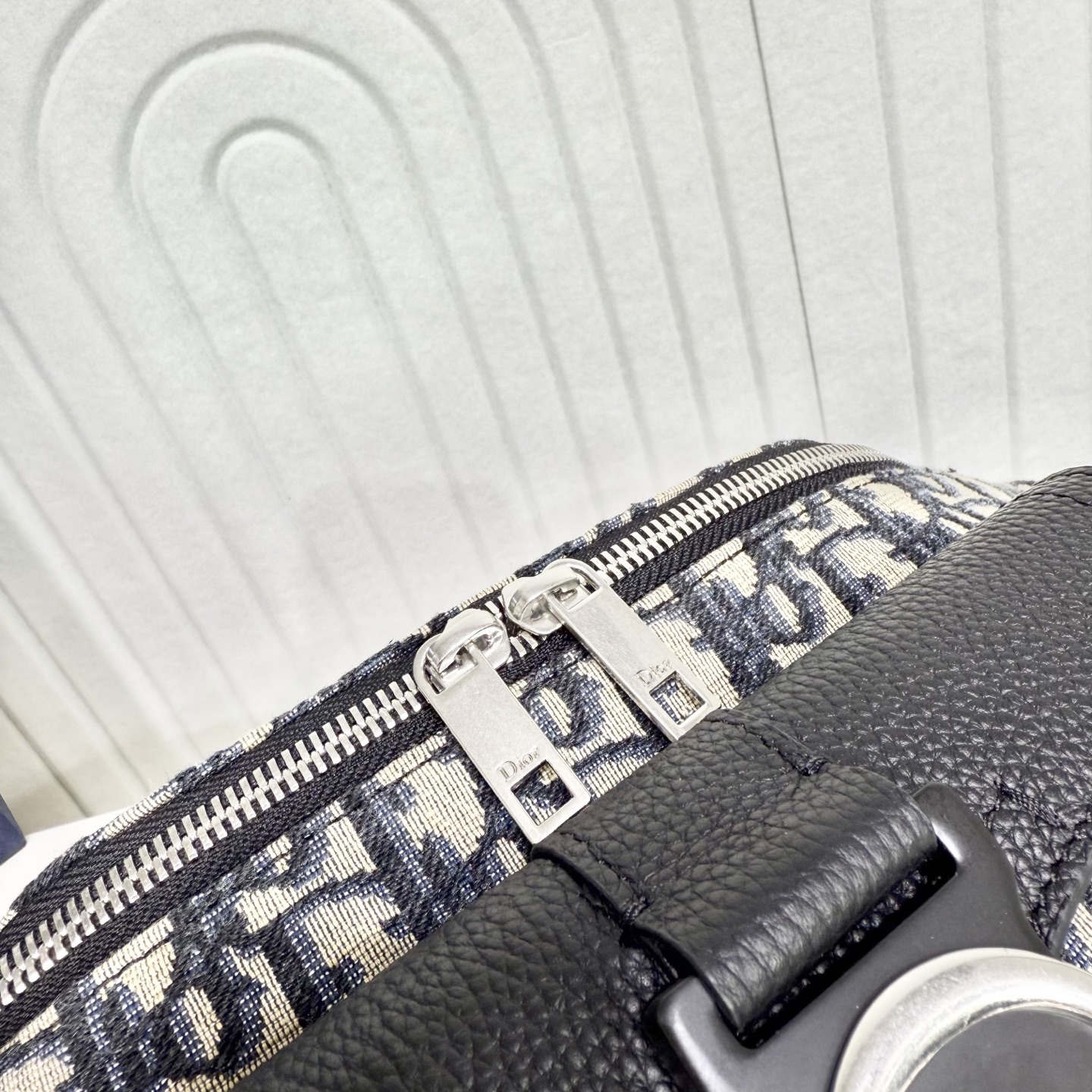 Dior Heritage Saddle Belt Bag in Beige and Black Oblique Canvas - Image 4