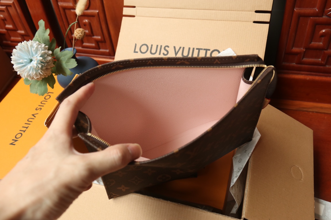 Louis Vuitton M47195 Three-Piece Bag Set - Image 4