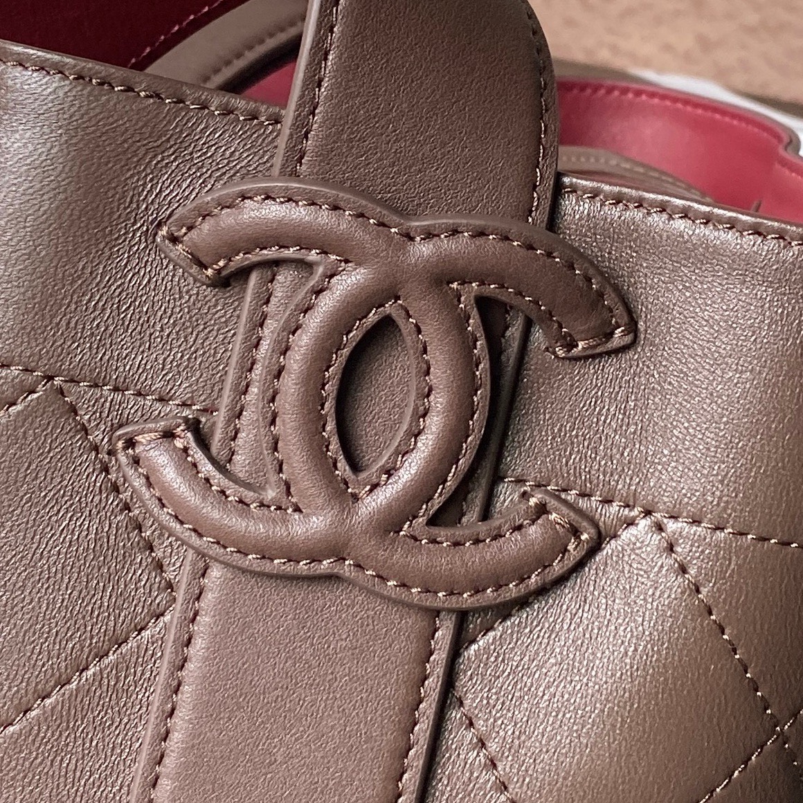 Chanel 26B Leather Bucket Bag AS6584 - Image 4