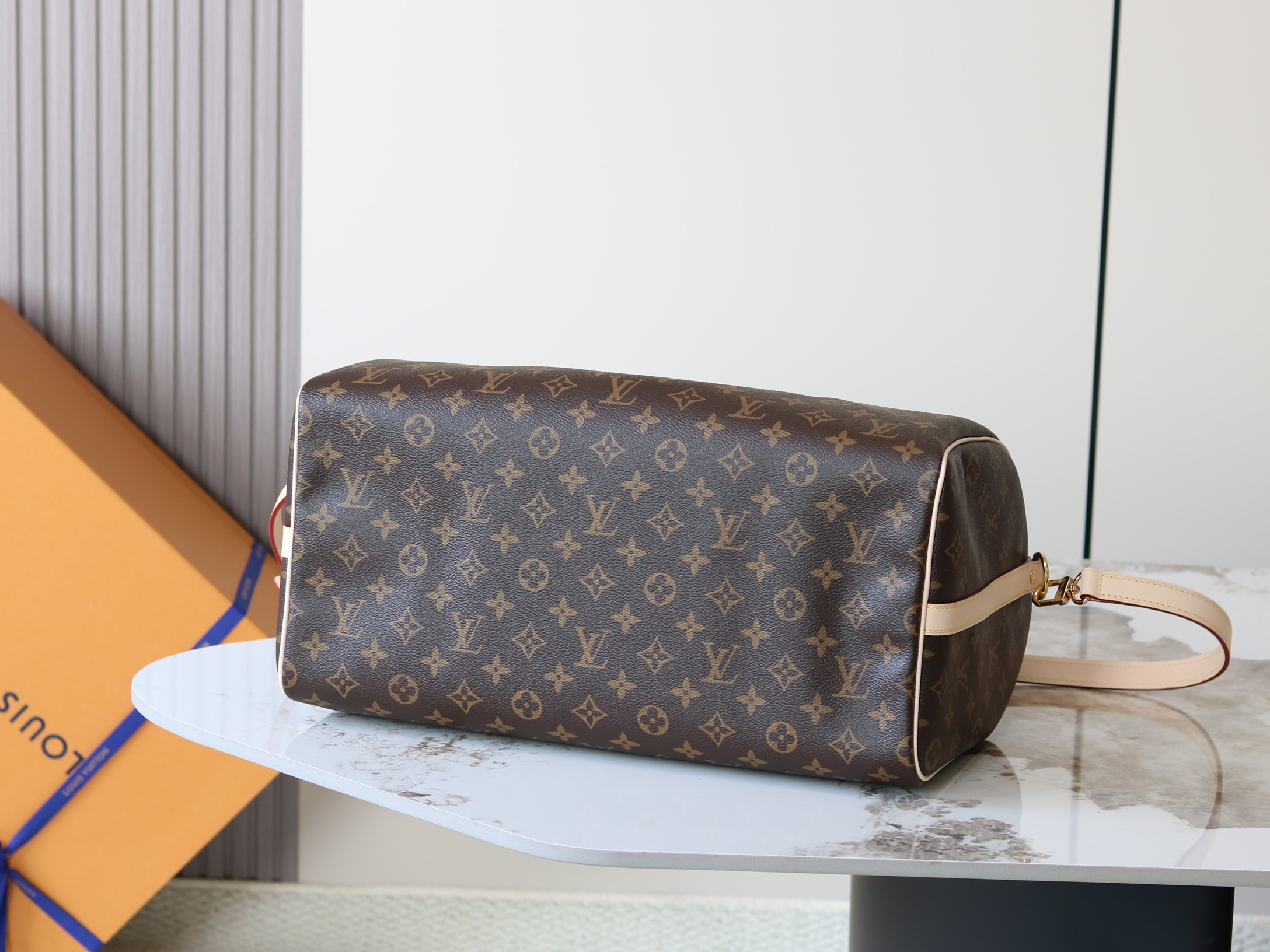 Louis Vuitton Speedy Bandouliere 40 Handbag - Image 4