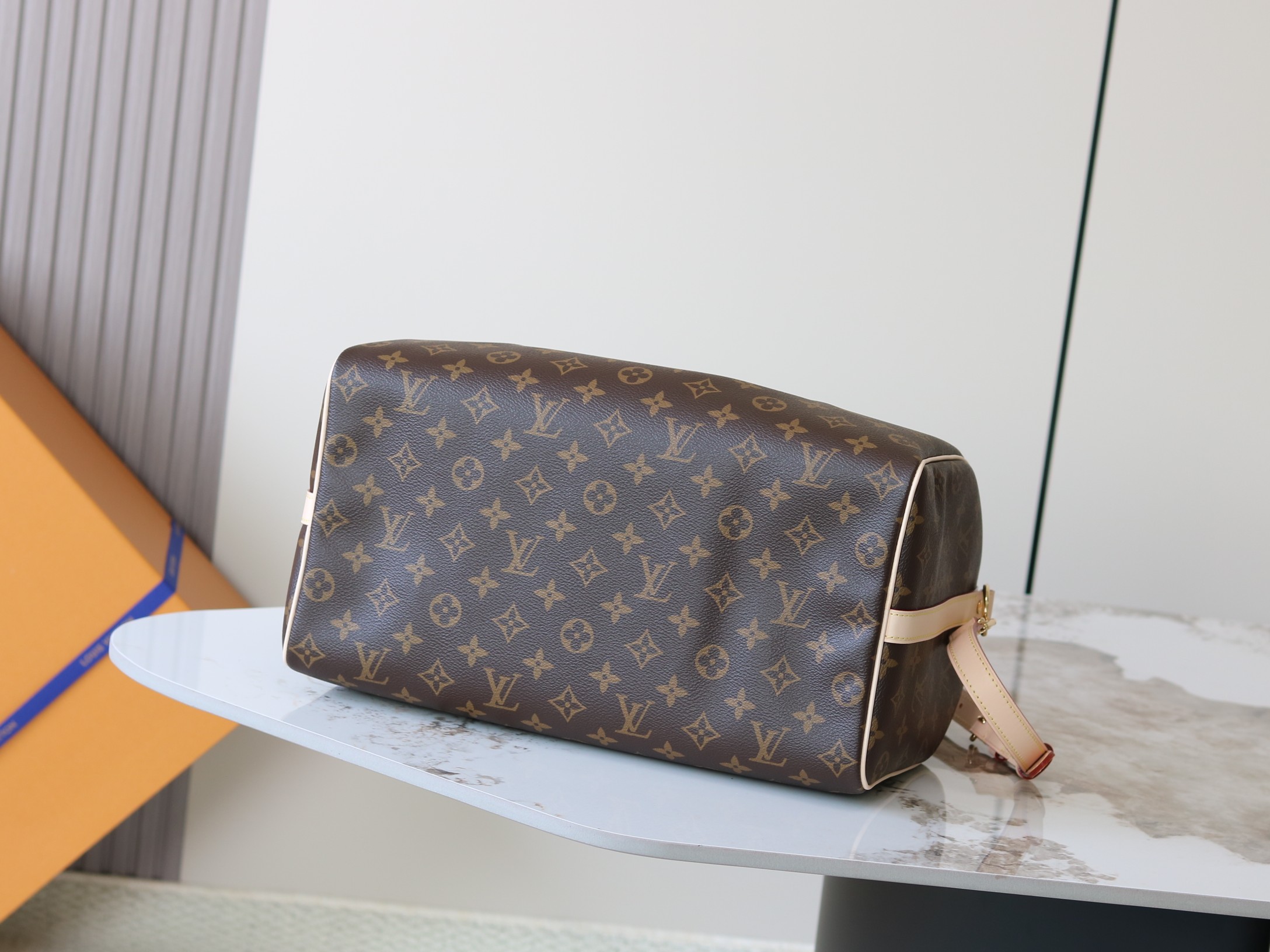 Louis Vuitton Speedy Bandoulière 35 Monogram Canvas Handbag - Image 4
