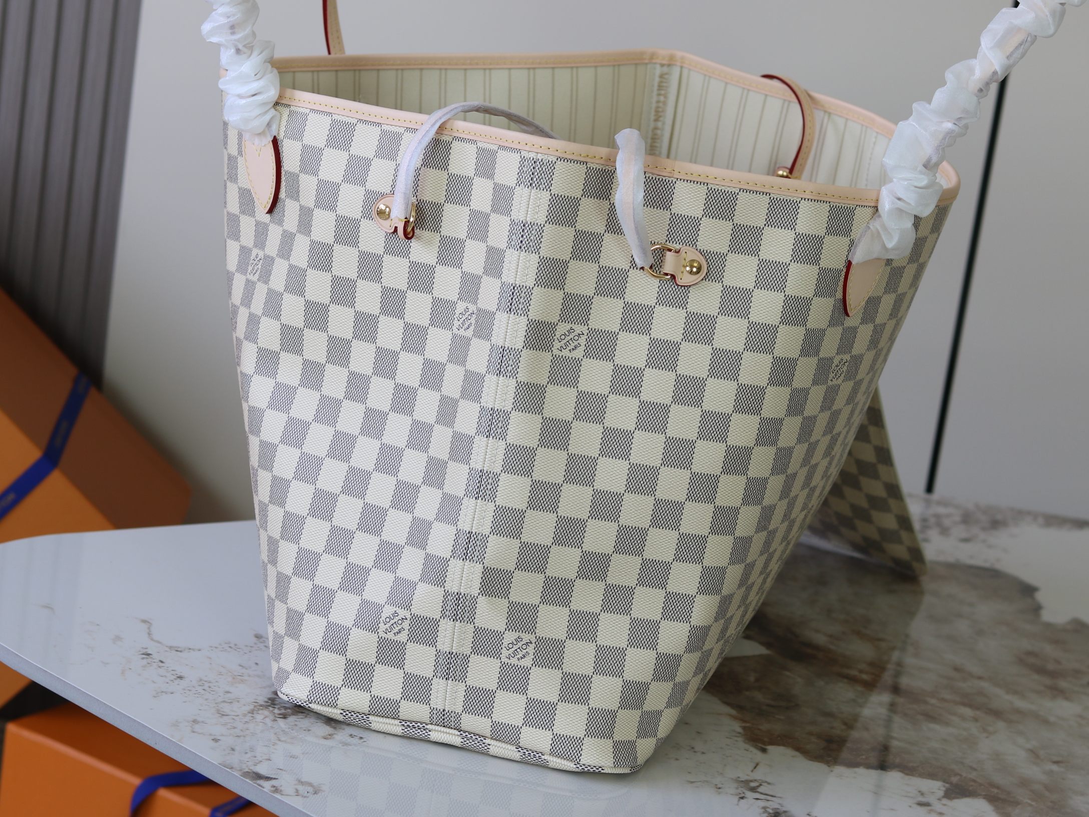 Louis Vuitton Neverfull Large Tote Bag in Damier Azur Canvas - Image 4