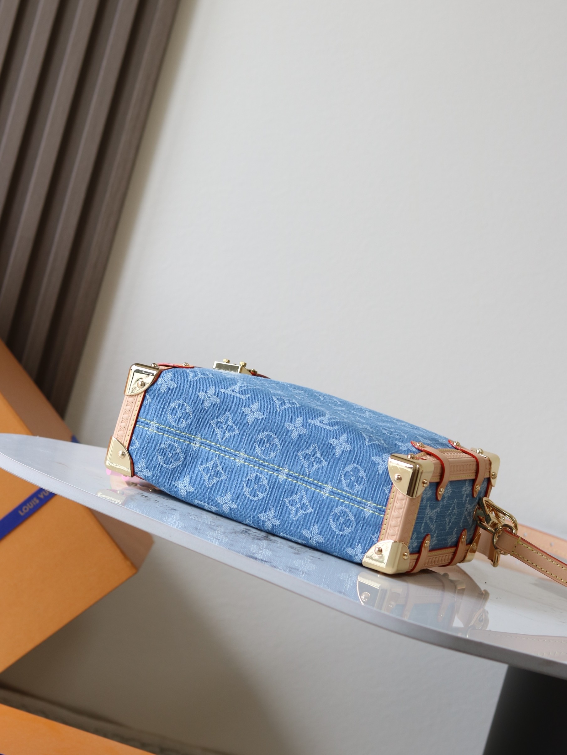 Louis Vuitton Side Trunk Medium Bag in Denim Rendez-Vous - Image 4