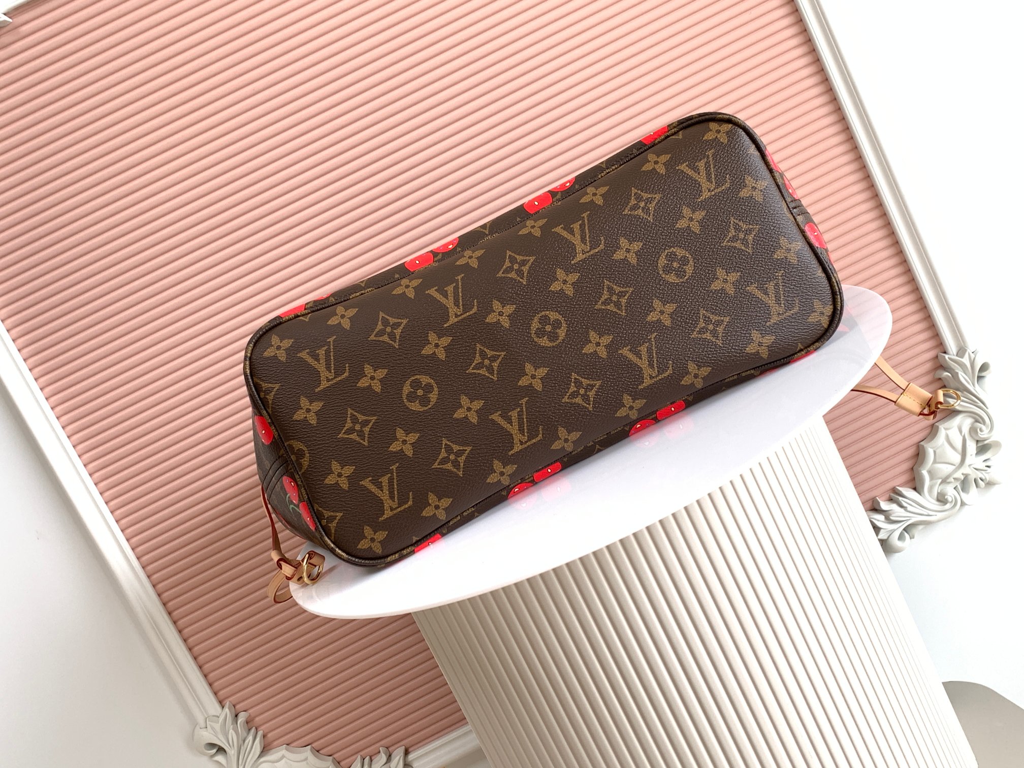 Louis Vuitton Neverfull MM Cherry Monogram Tote Bag - Image 4