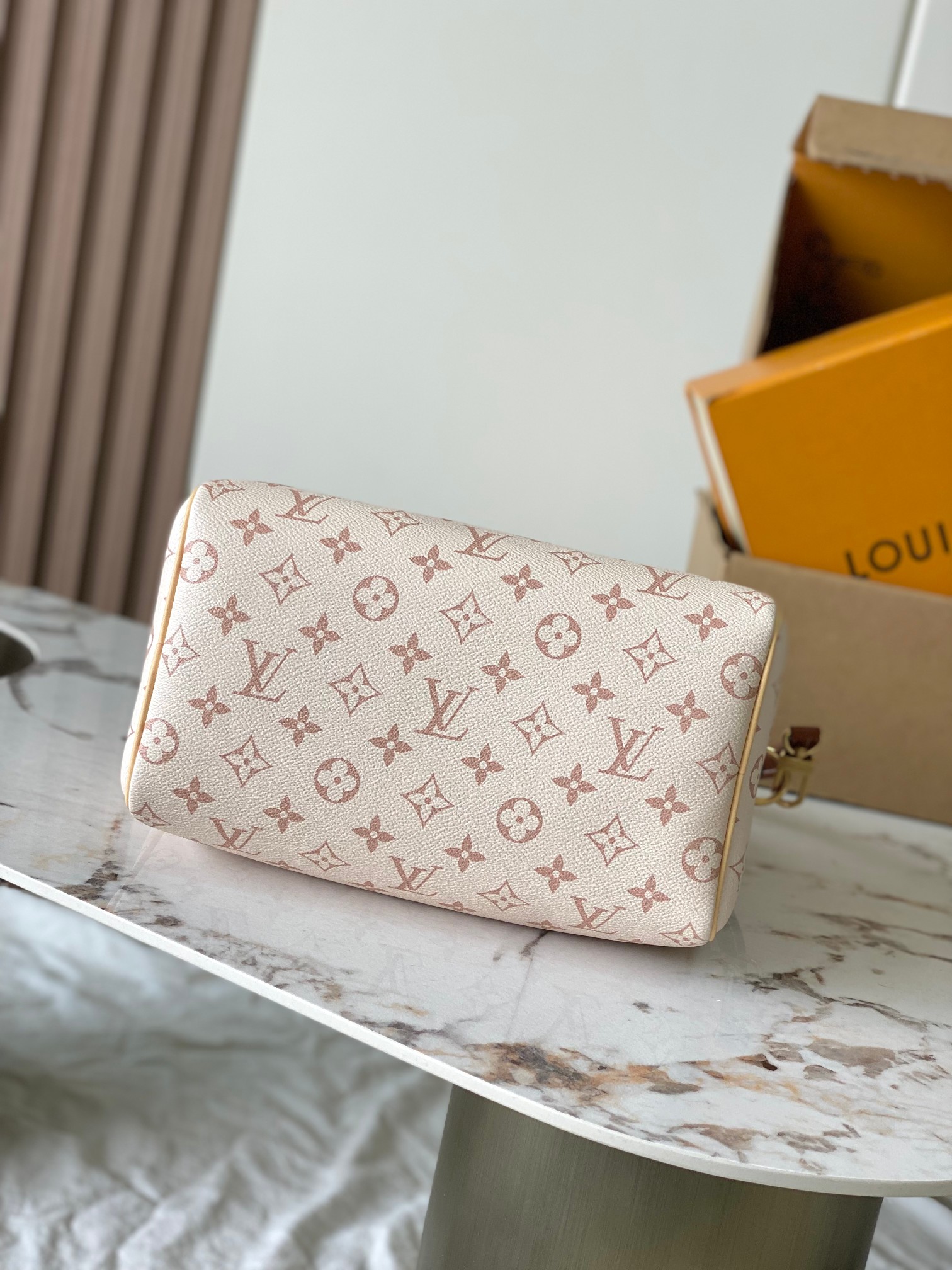 Louis Vuitton Speedy Bandoulière 25 Handbag - Image 4