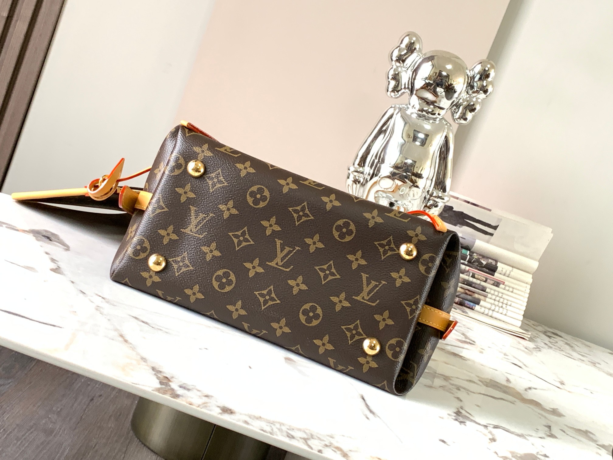 CARRYALL Small Shoulder Bag - Image 4