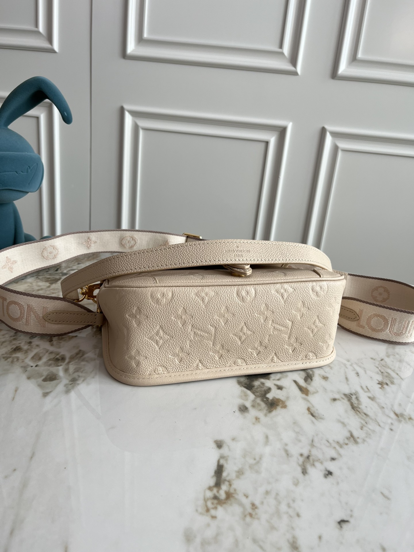 Louis Vuitton Diane Handbag in Monogram Empreinte Leather - Image 4