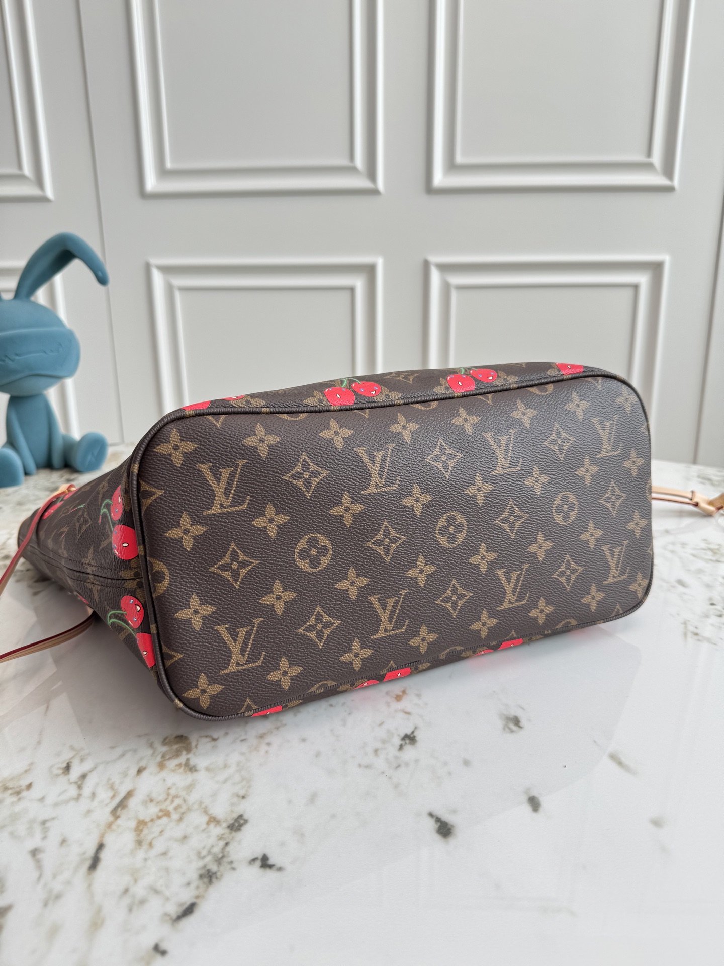Louis Vuitton Neverfull MM Cherry Shopping Tote - Image 4