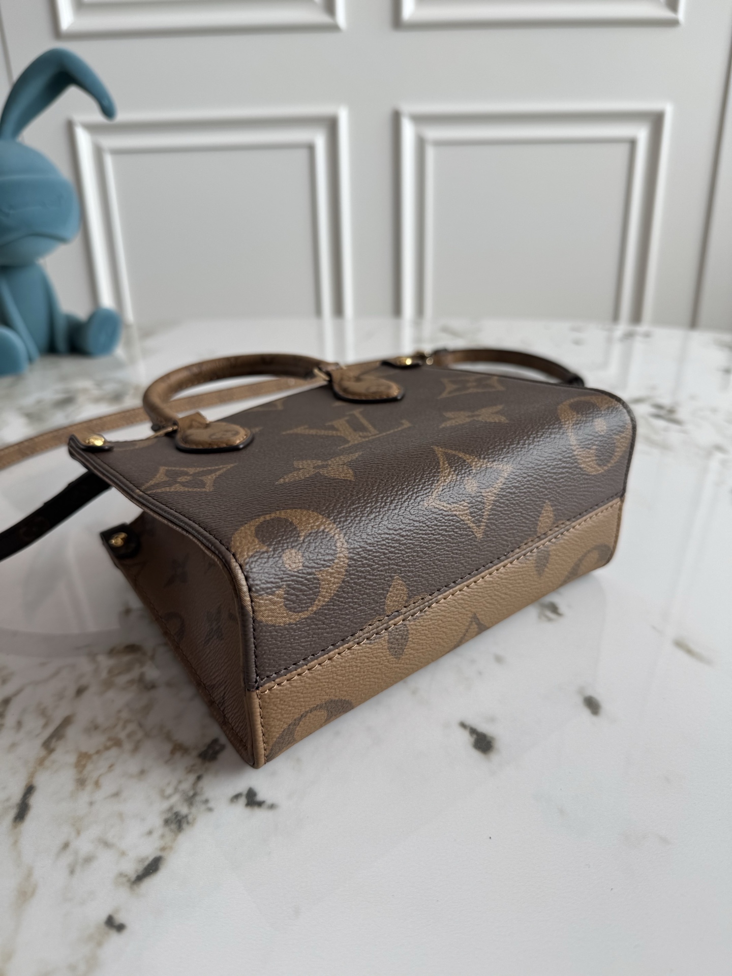 Louis Vuitton OnTheGo Tote Bag M46839 - Image 4