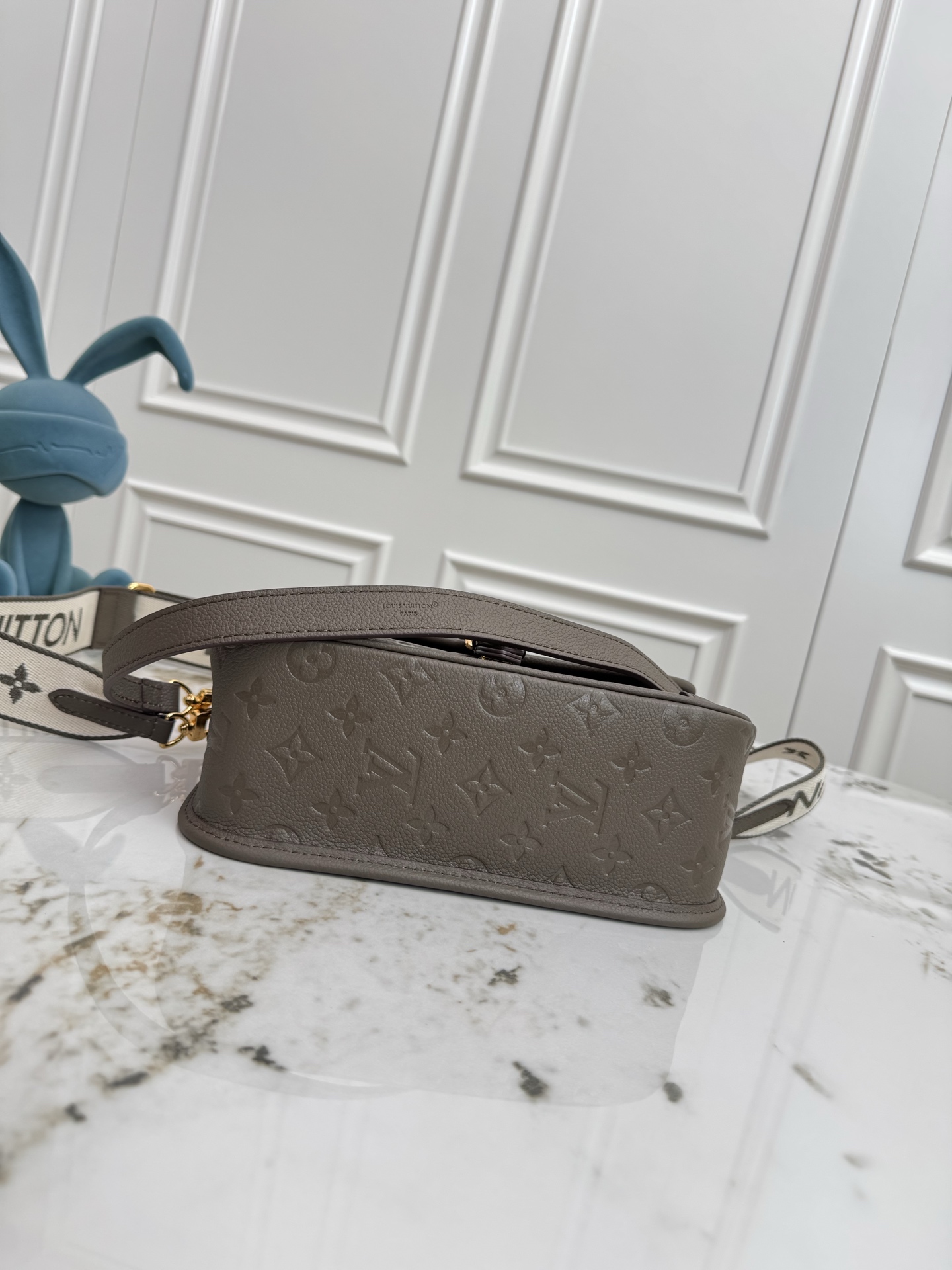 Louis Vuitton Diane Monogram Empreinte Leather Crossbody Bag - Image 4