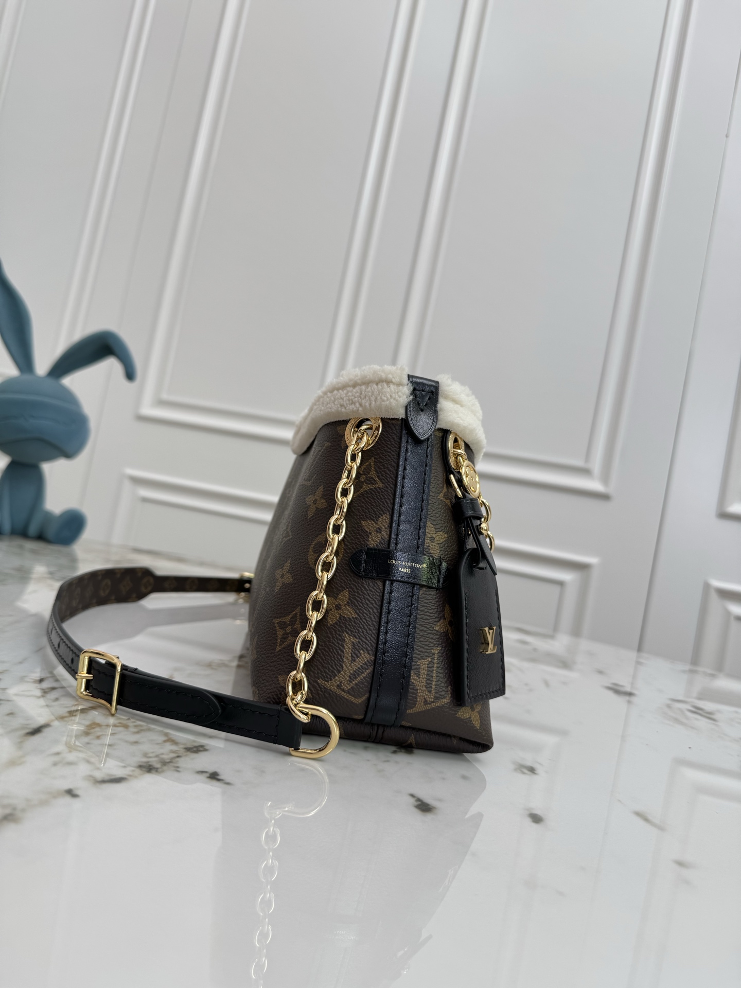 Louis Vuitton CarryAll BB Handbag M26568 - Image 4