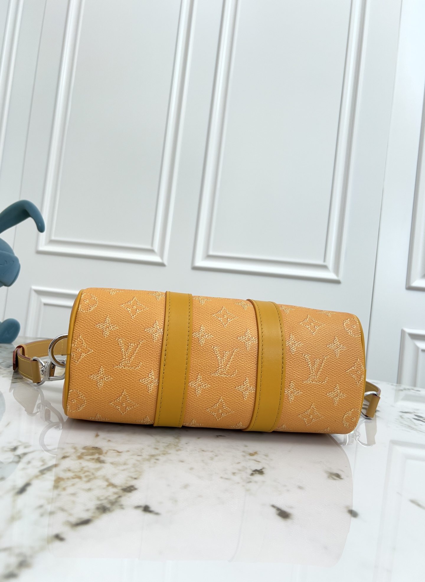 Louis Vuitton Keepall Bandoulière 25 Handbag - Image 4