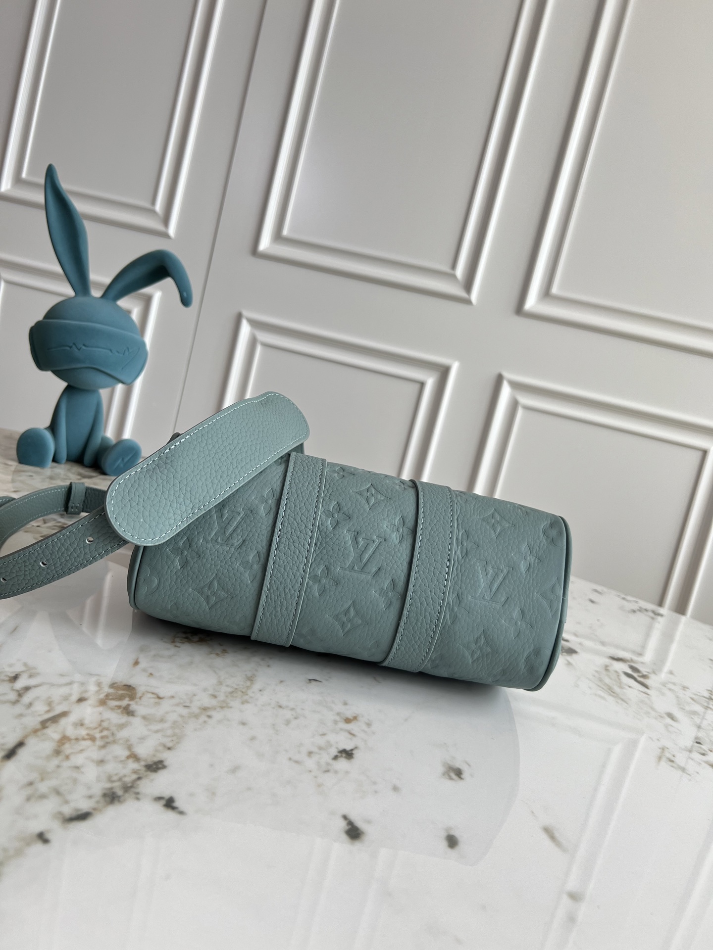 Louis Vuitton Keepall Bandoulière 25 M13866 Taurillon Leather Travel Bag - Image 4