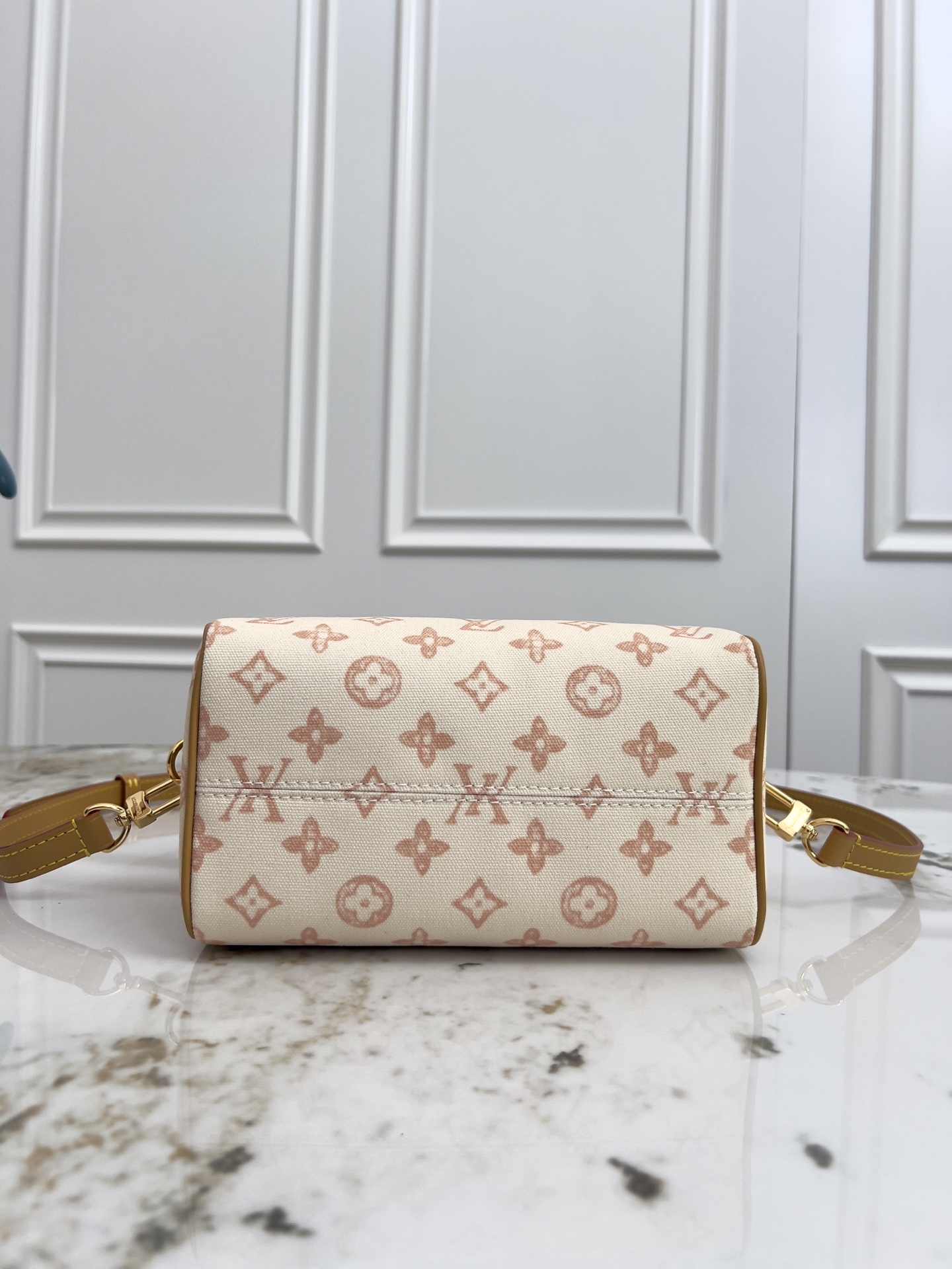 Louis Vuitton Speedy Bandoulière 20 Handbag - Image 4