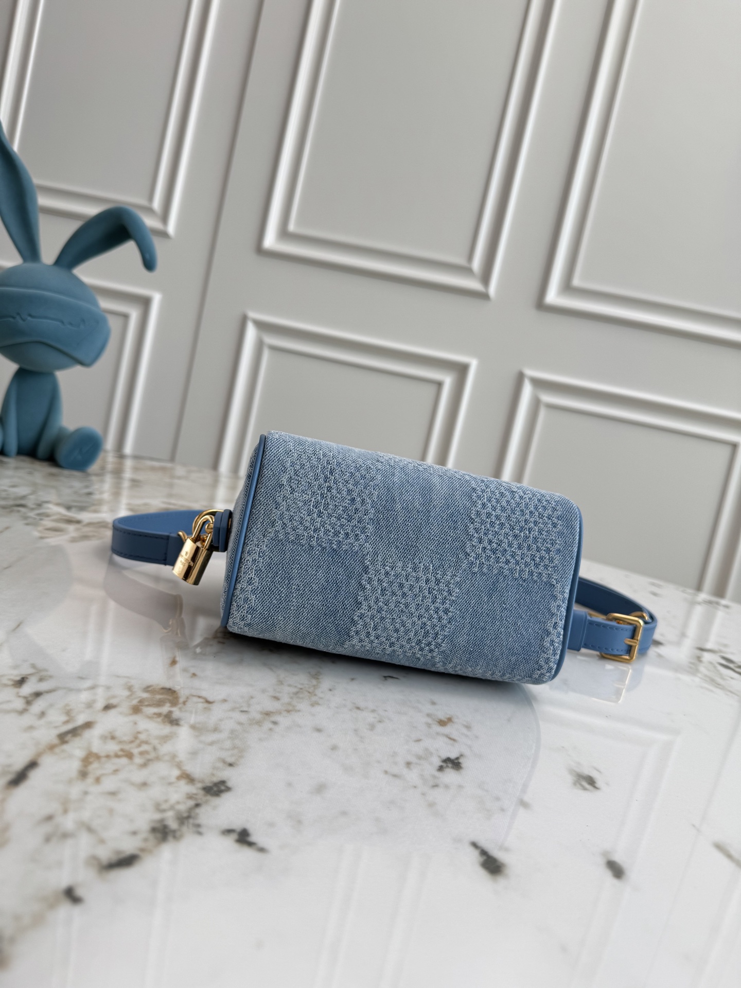 Louis Vuitton Speedy 18 Bandoulière Handbag in Damier Denim 3D Canvas - Image 4