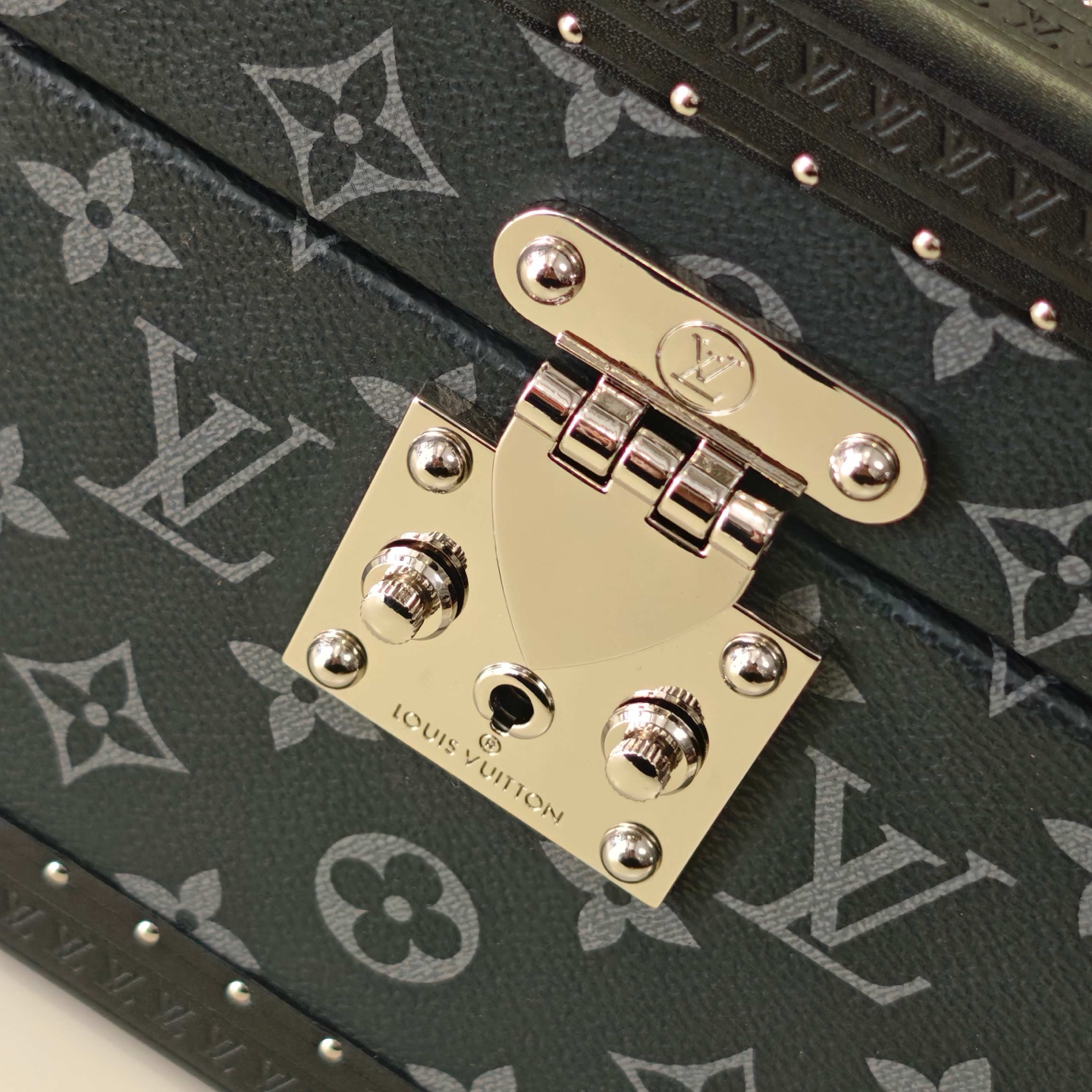 Louis Vuitton Monogram Watch and Jewelry Storage Box M20209 - Image 4