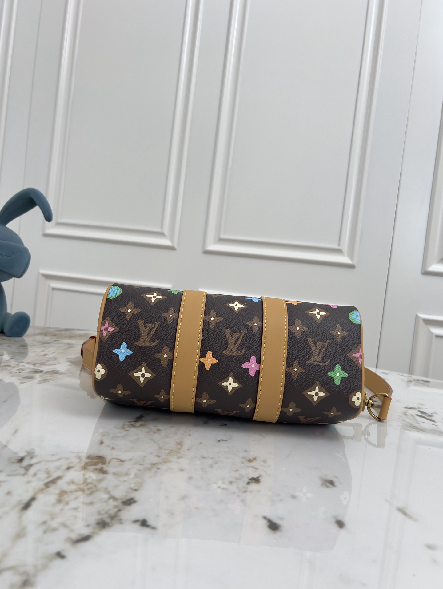 Louis Vuitton Keepall 25 Pillow Handbag in Monogram Eclipse Reverse Canvas - Image 4
