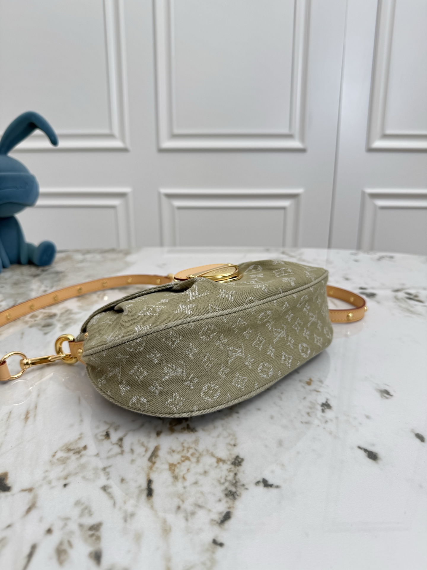 Sunset Rendez-Vous Khaki Denim Shoulder Bag - Image 4