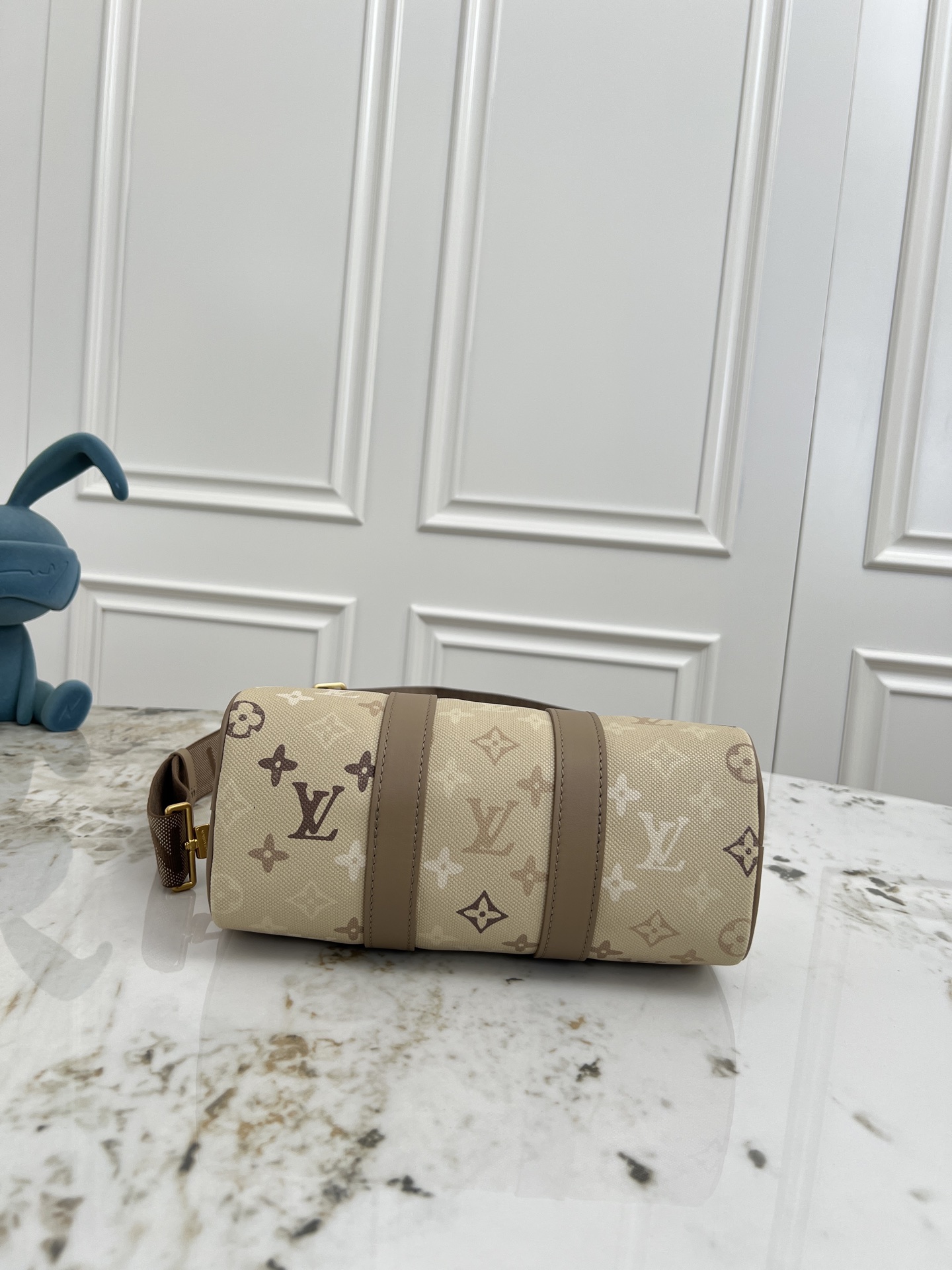 Louis Vuitton Keepall Bandoulière 25 Monogram Surplus Canvas Travel Bag - Image 4